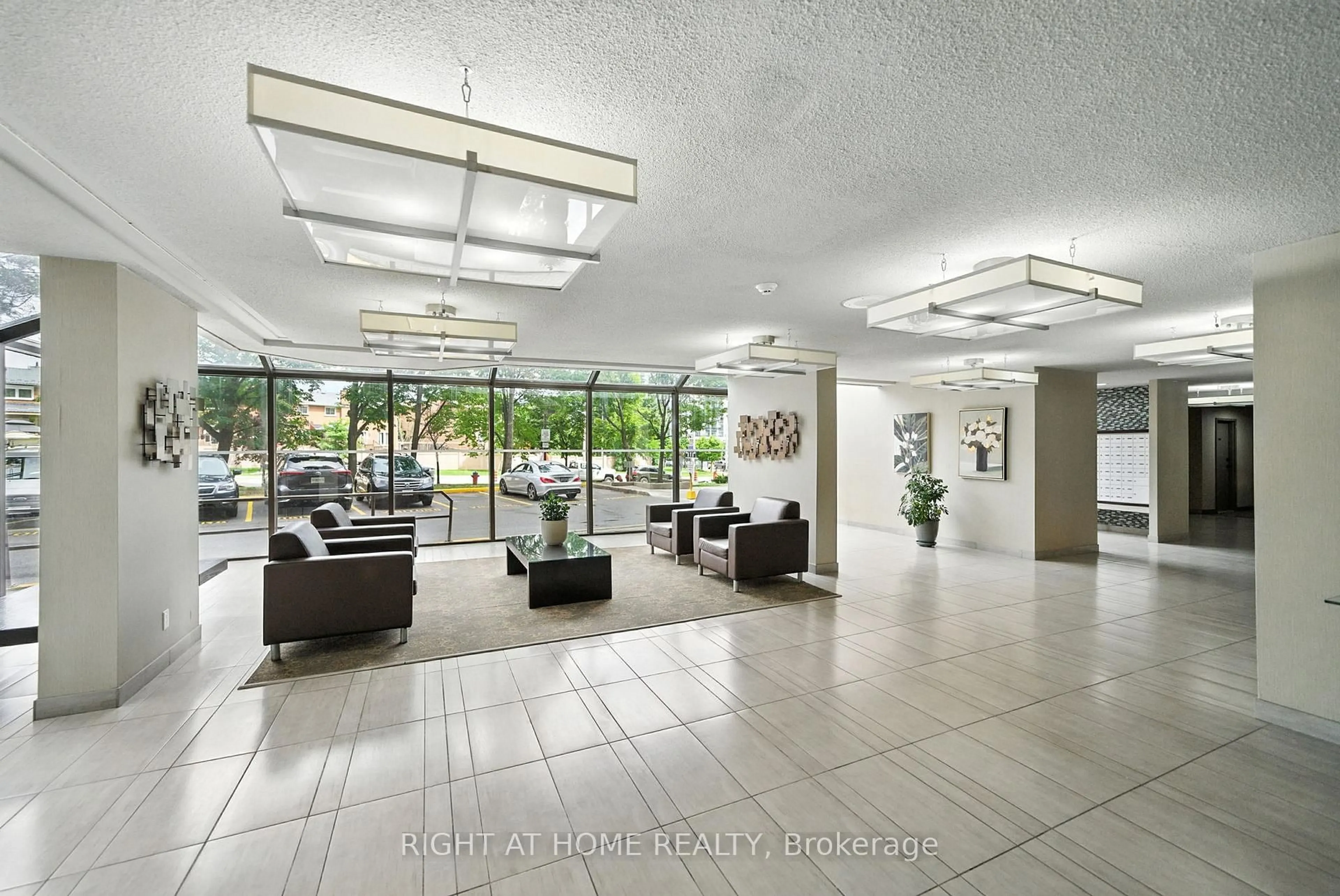 Lobby for 200 Robert Speck Pkwy #201, Mississauga Ontario L4Z 1S3