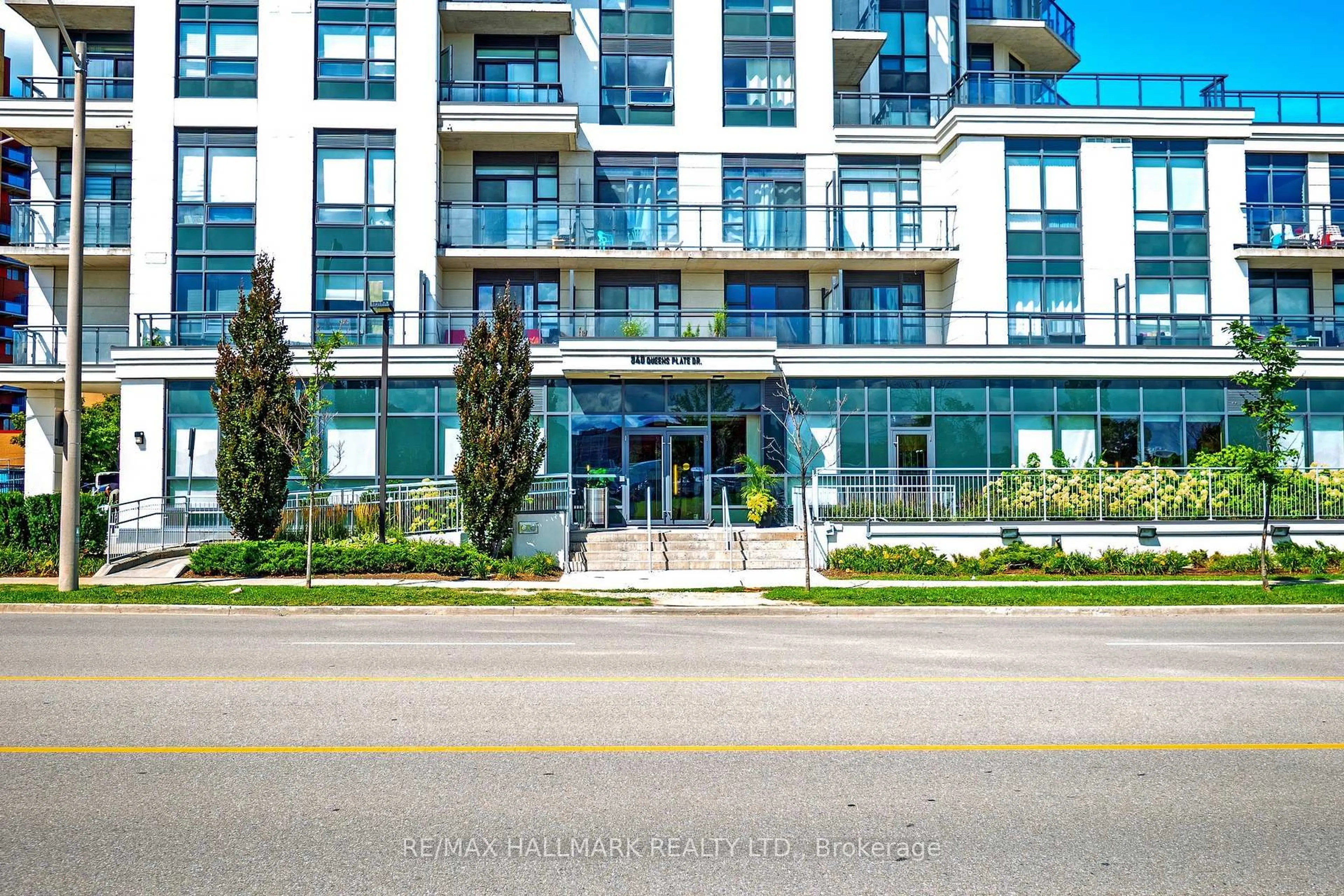 Patio, unknown for 840 Queens Plate Dr #1207, Toronto Ontario M9W 0E7