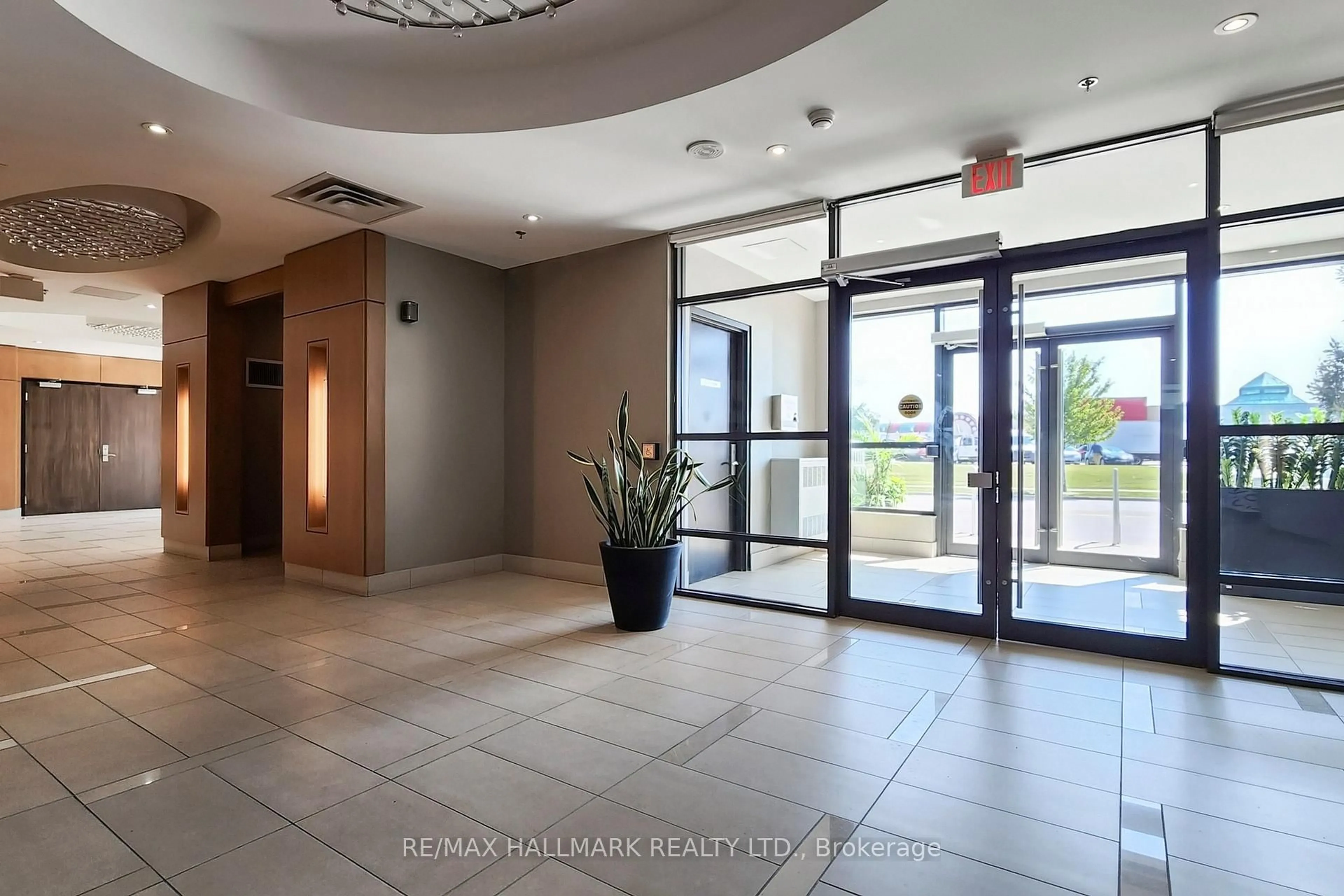 Indoor foyer for 840 Queens Plate Dr #1207, Toronto Ontario M9W 0E7