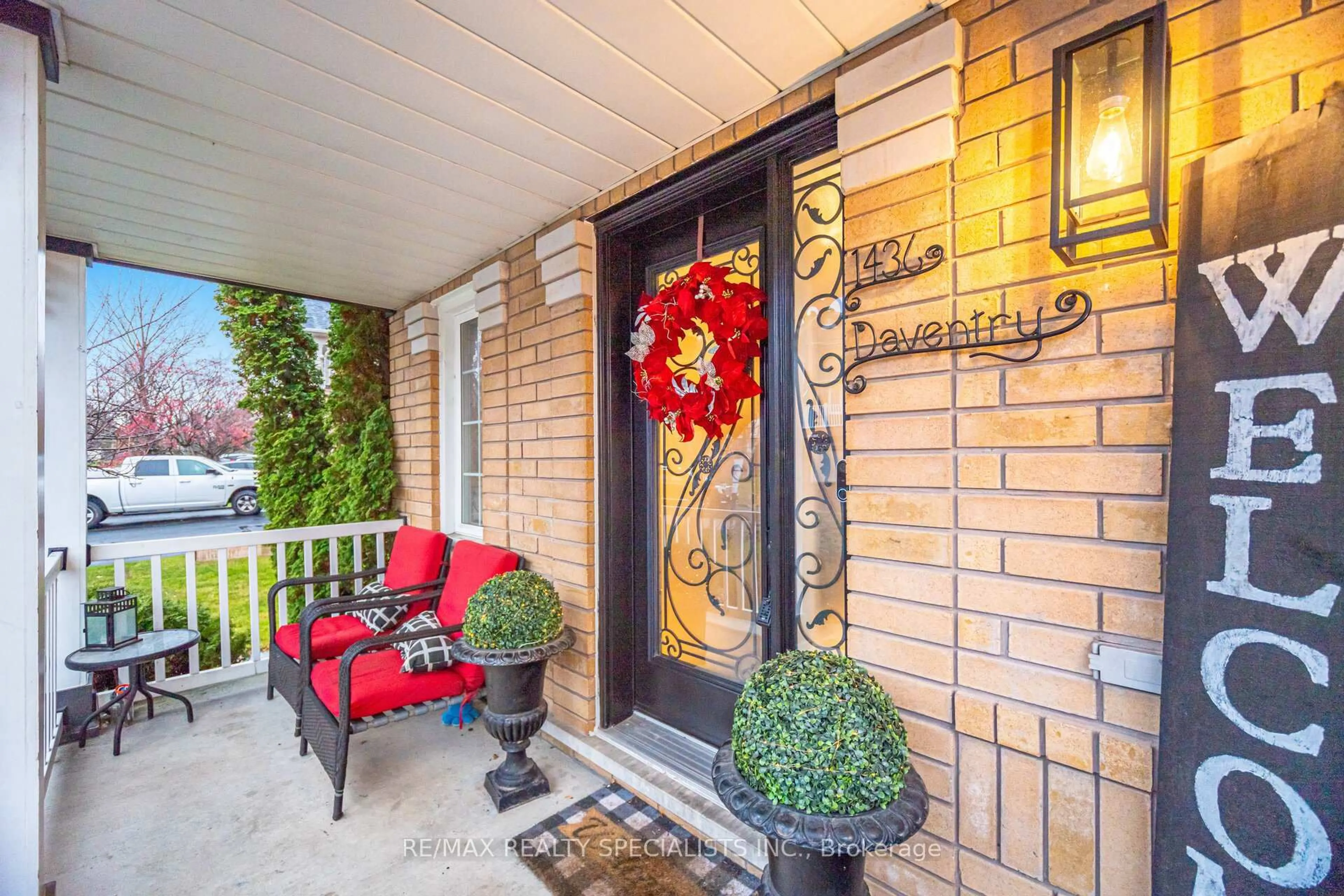 Indoor entryway for 1436 Daventry Crt, Mississauga Ontario L5N 7Y9