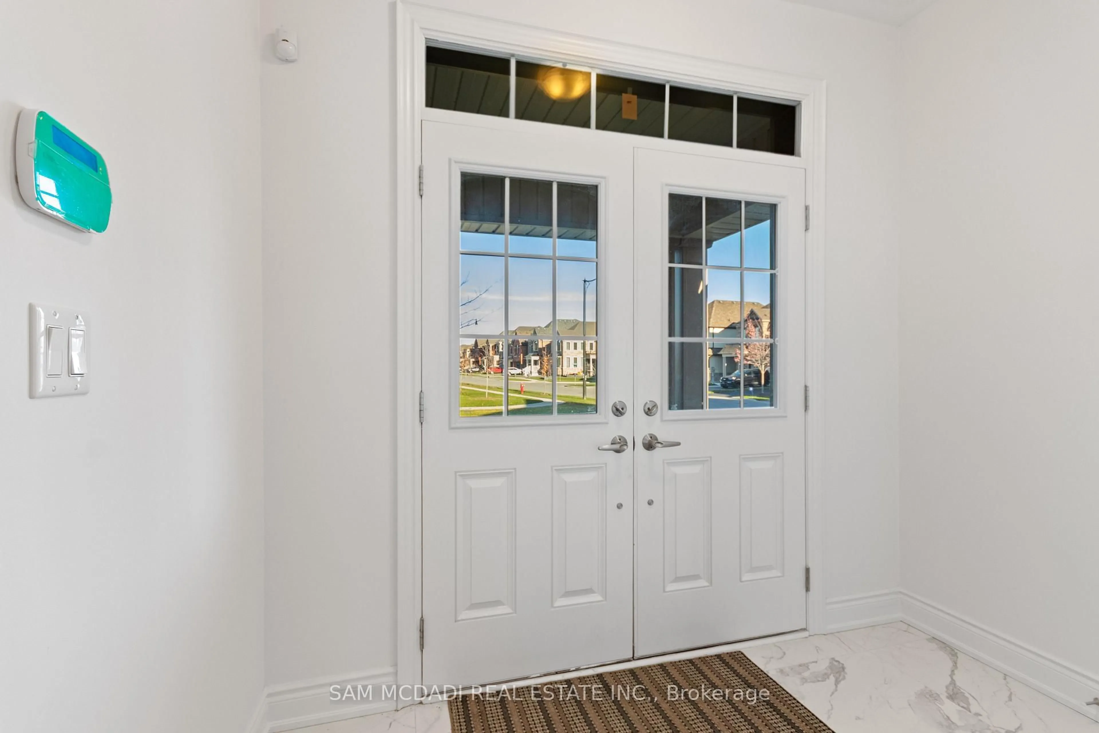 Indoor entryway for 58 Workgreen Park Way, Brampton Ontario L6Y 6J7