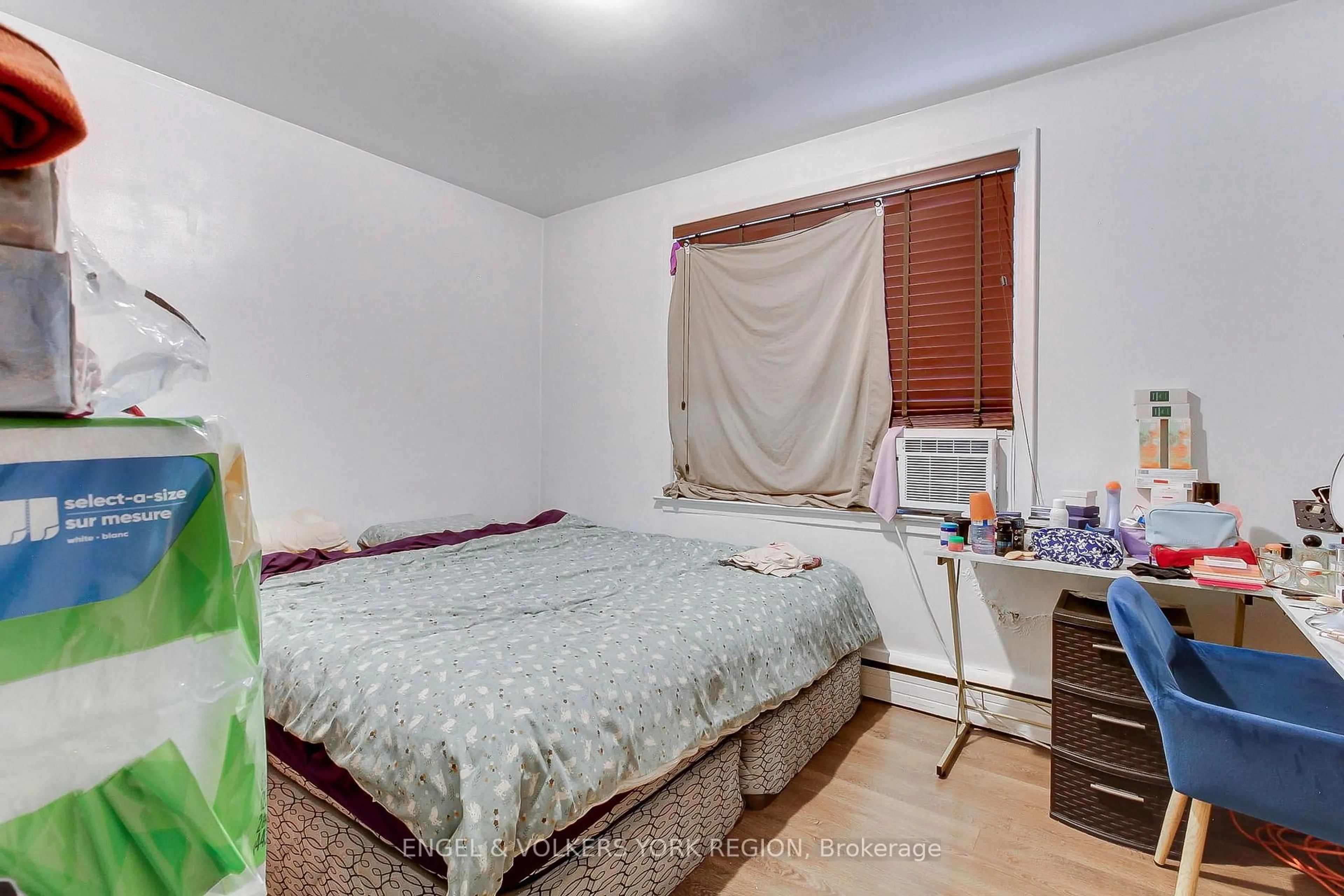 A pic of a room for 45 Leduc Dr, Toronto Ontario M9W 2A8