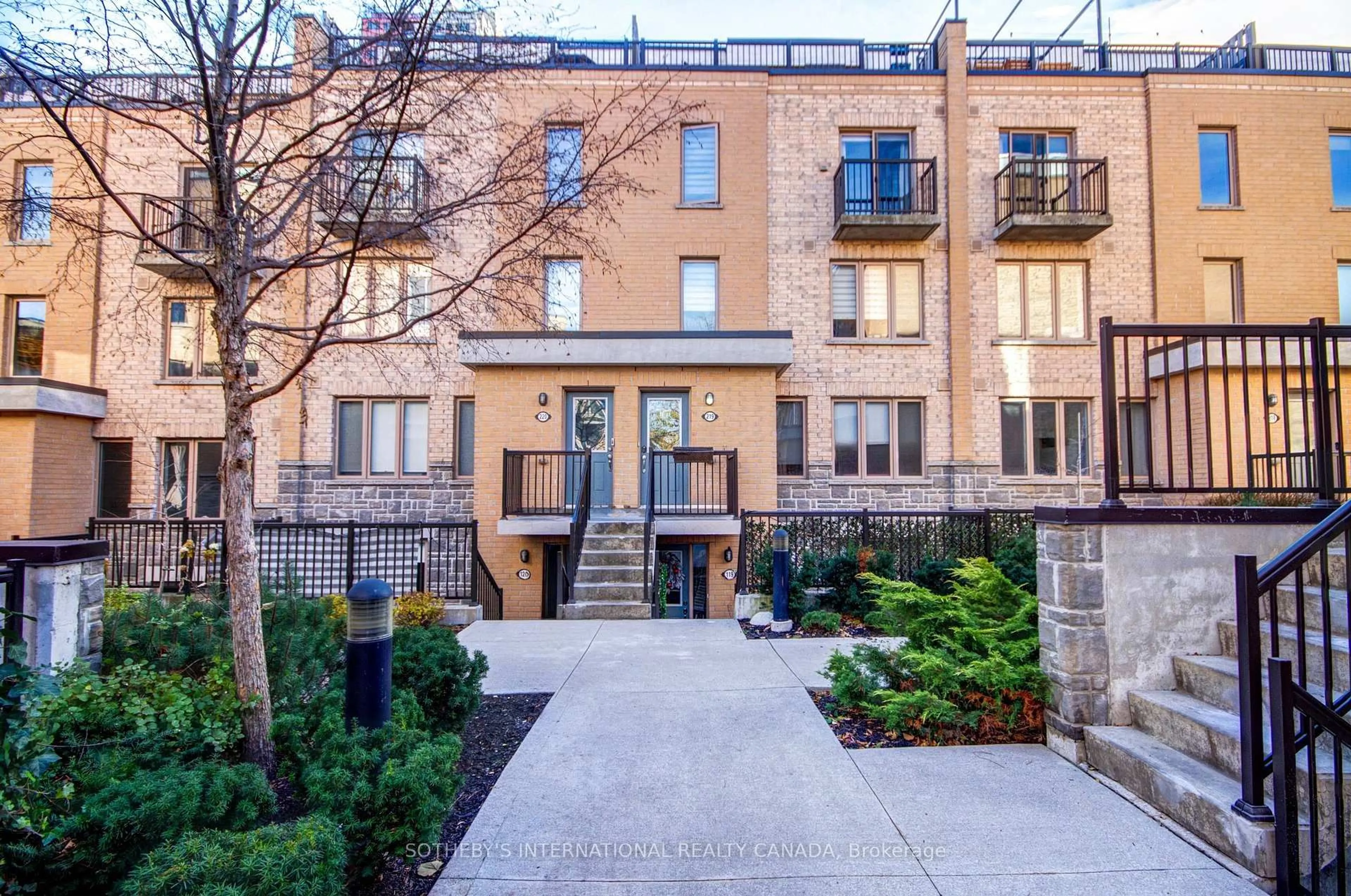 Patio, street for 7 Foundry Lane #219, Toronto Ontario M6H 0B7