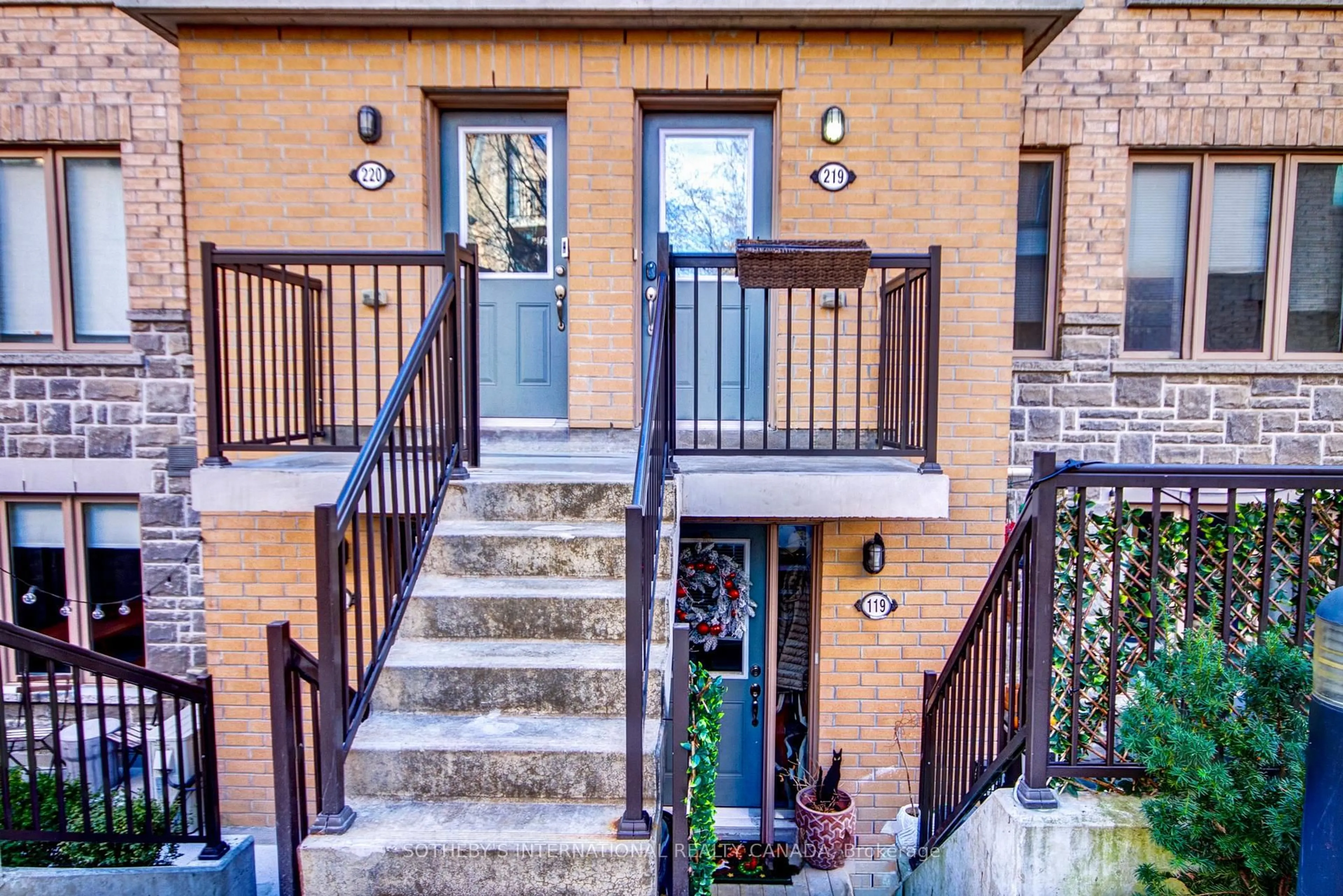 Stairs for 7 Foundry Lane #219, Toronto Ontario M6H 0B7