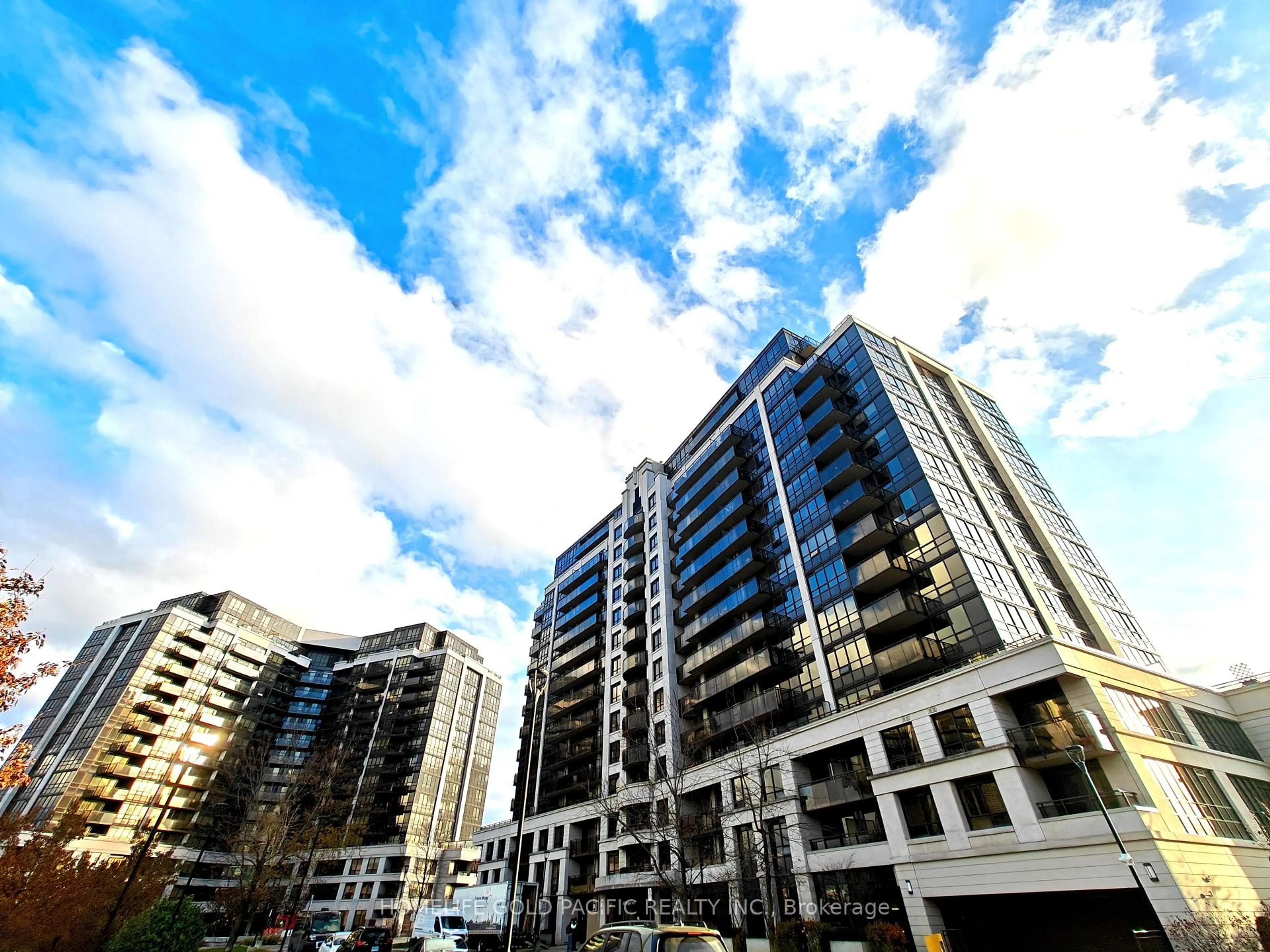 A pic from outside/outdoor area/front of a property/back of a property/a pic from drone, unknown for 1070 Sheppard Ave #818, Toronto Ontario M3J 0G8