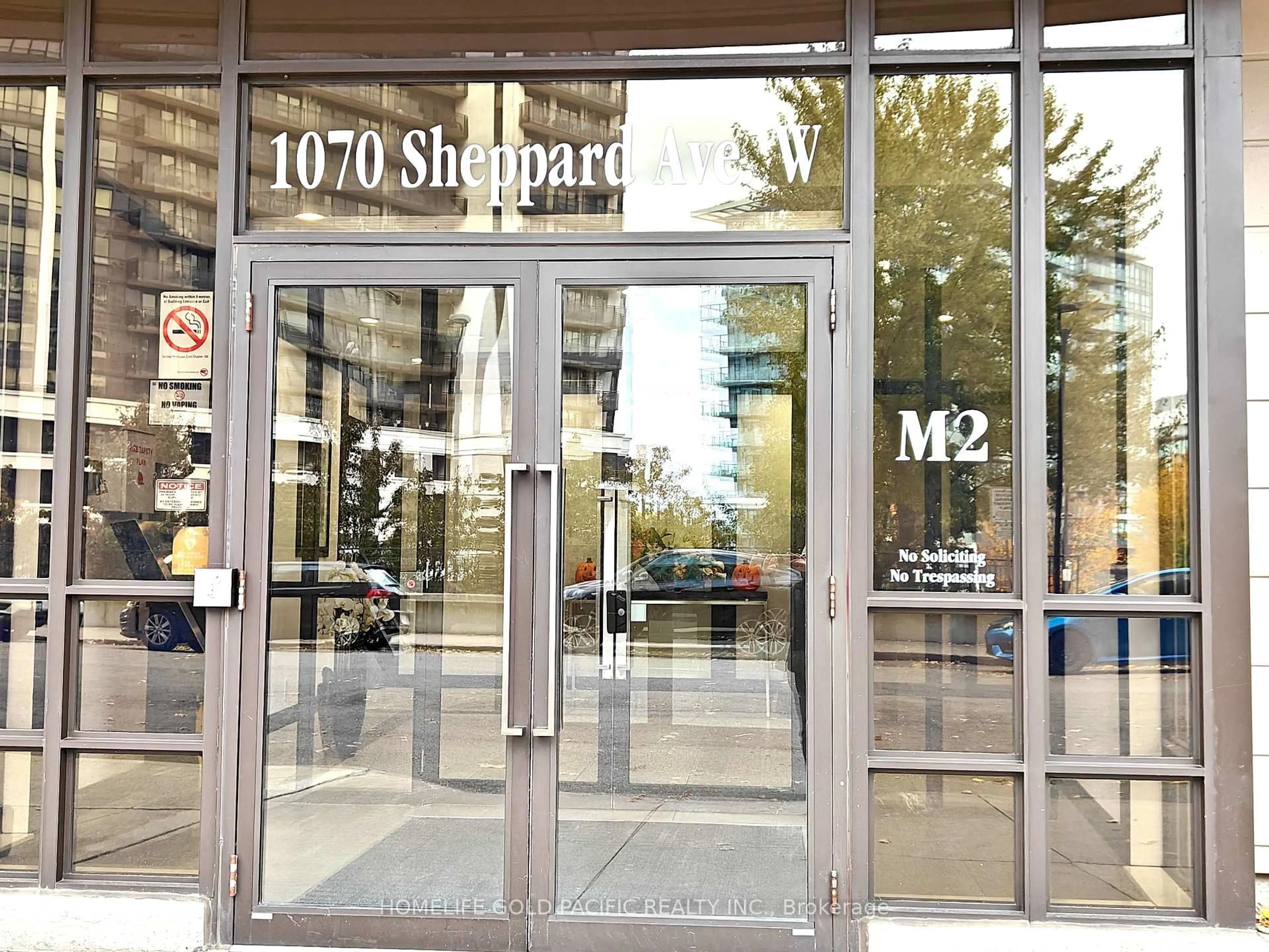 Indoor foyer for 1070 Sheppard Ave #818, Toronto Ontario M3J 0G8