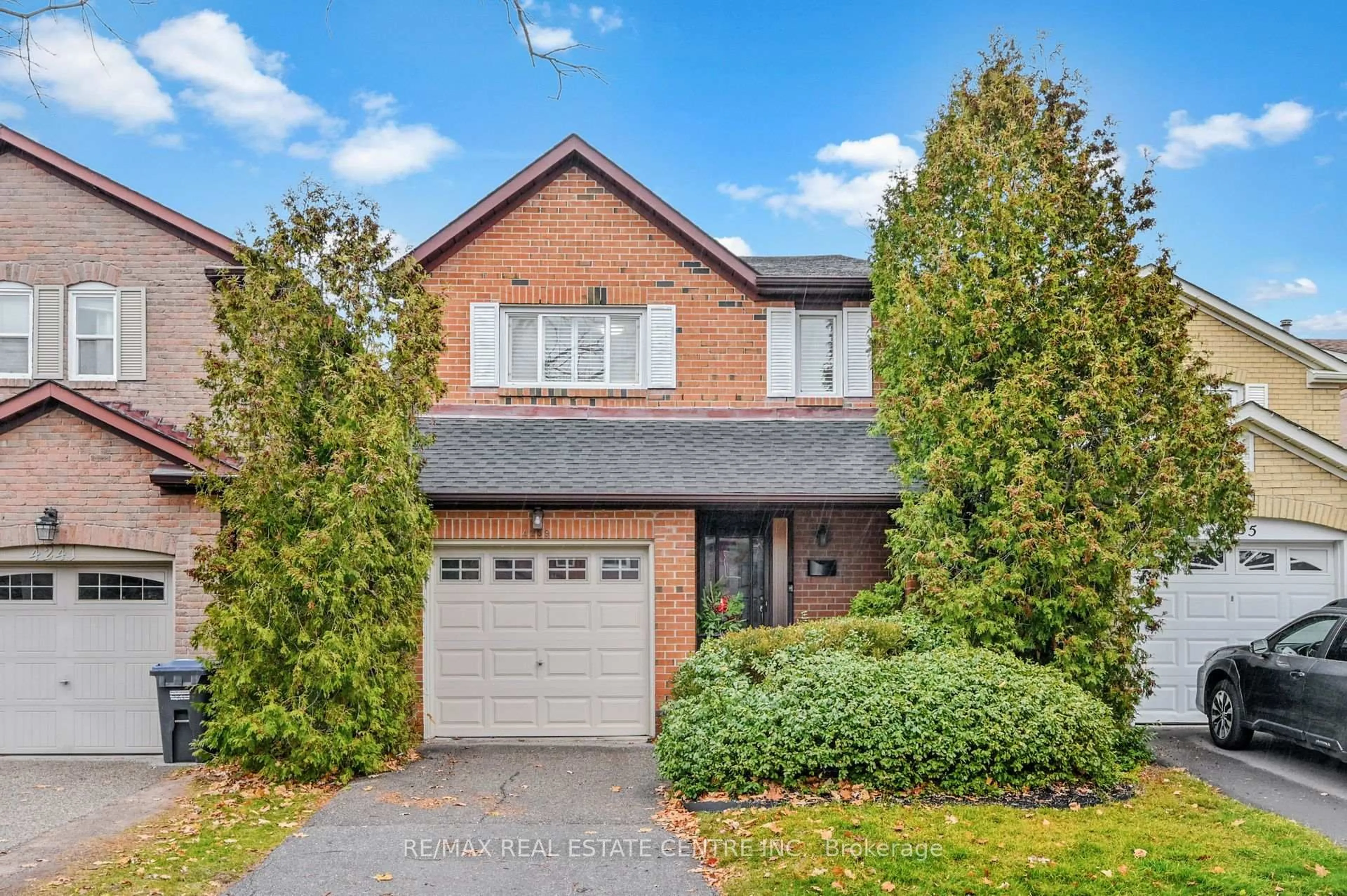 Home with brick exterior material, street for 4239 Sawmill Valley Dr, Mississauga Ontario L5L 3K9