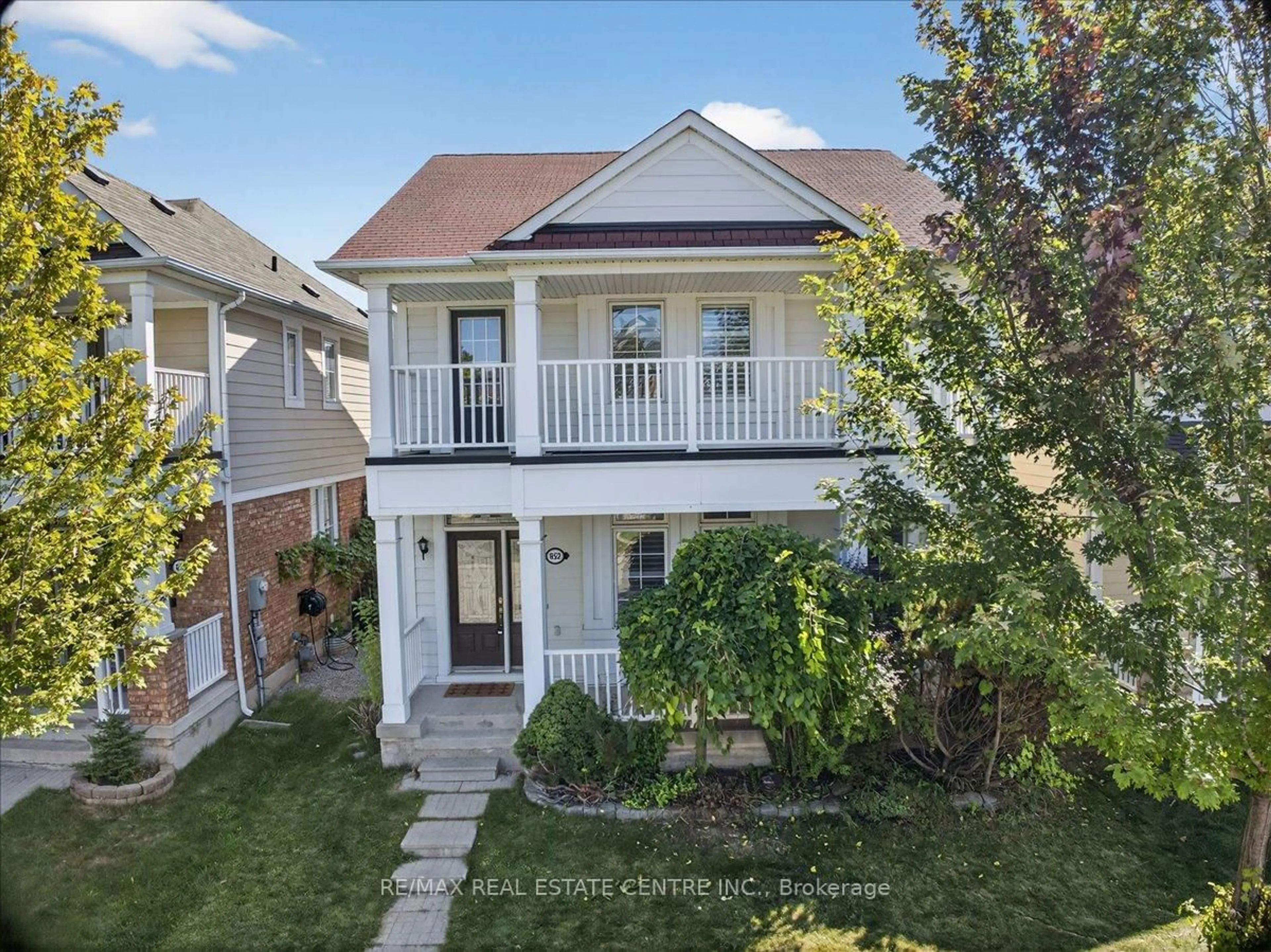 A pic from outside/outdoor area/front of a property/back of a property/a pic from drone, street for 852 Bessy Tr, Milton Ontario L9T 0G8