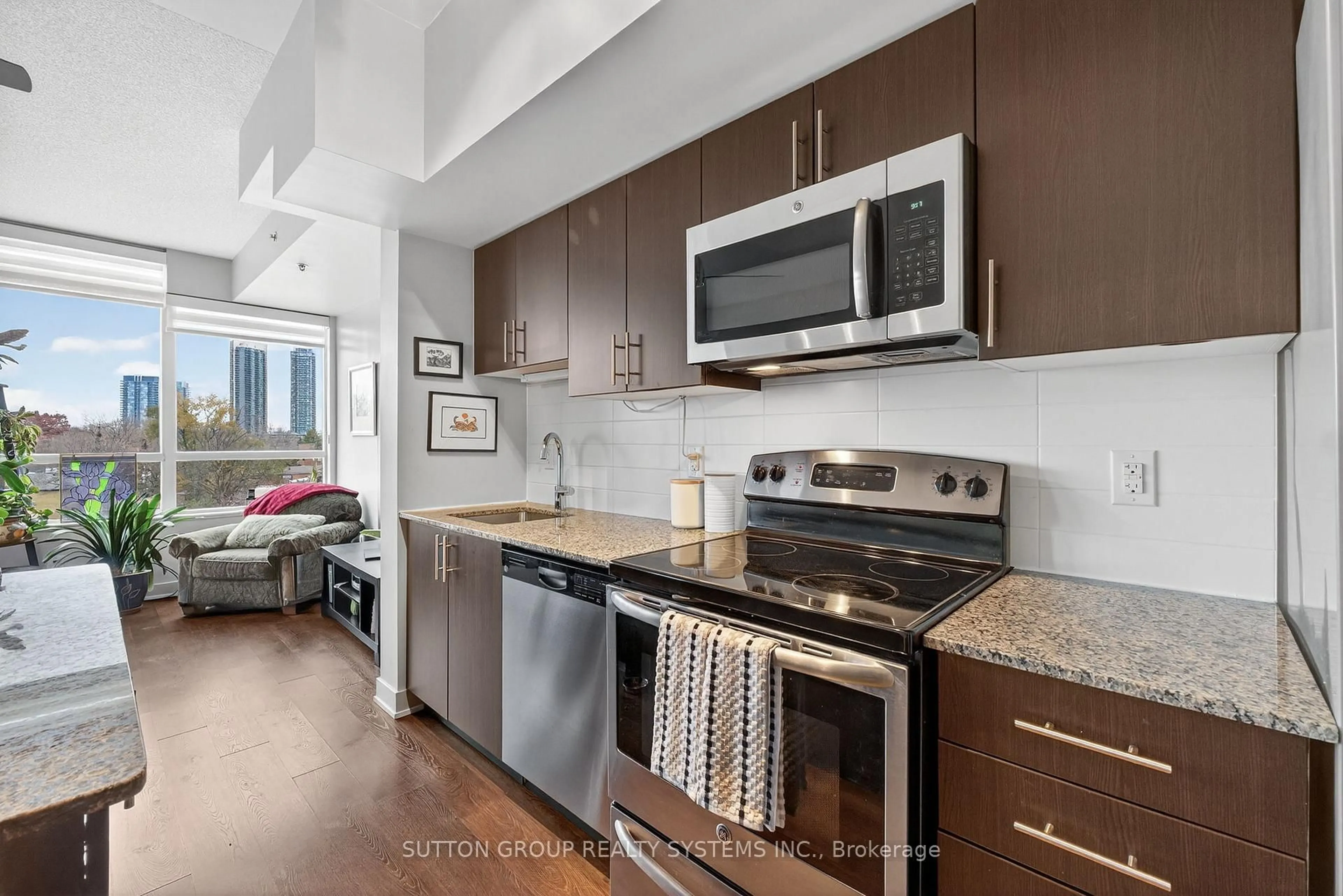 Unknown for 11 Superior Ave #616, Toronto Ontario M8V 0A7