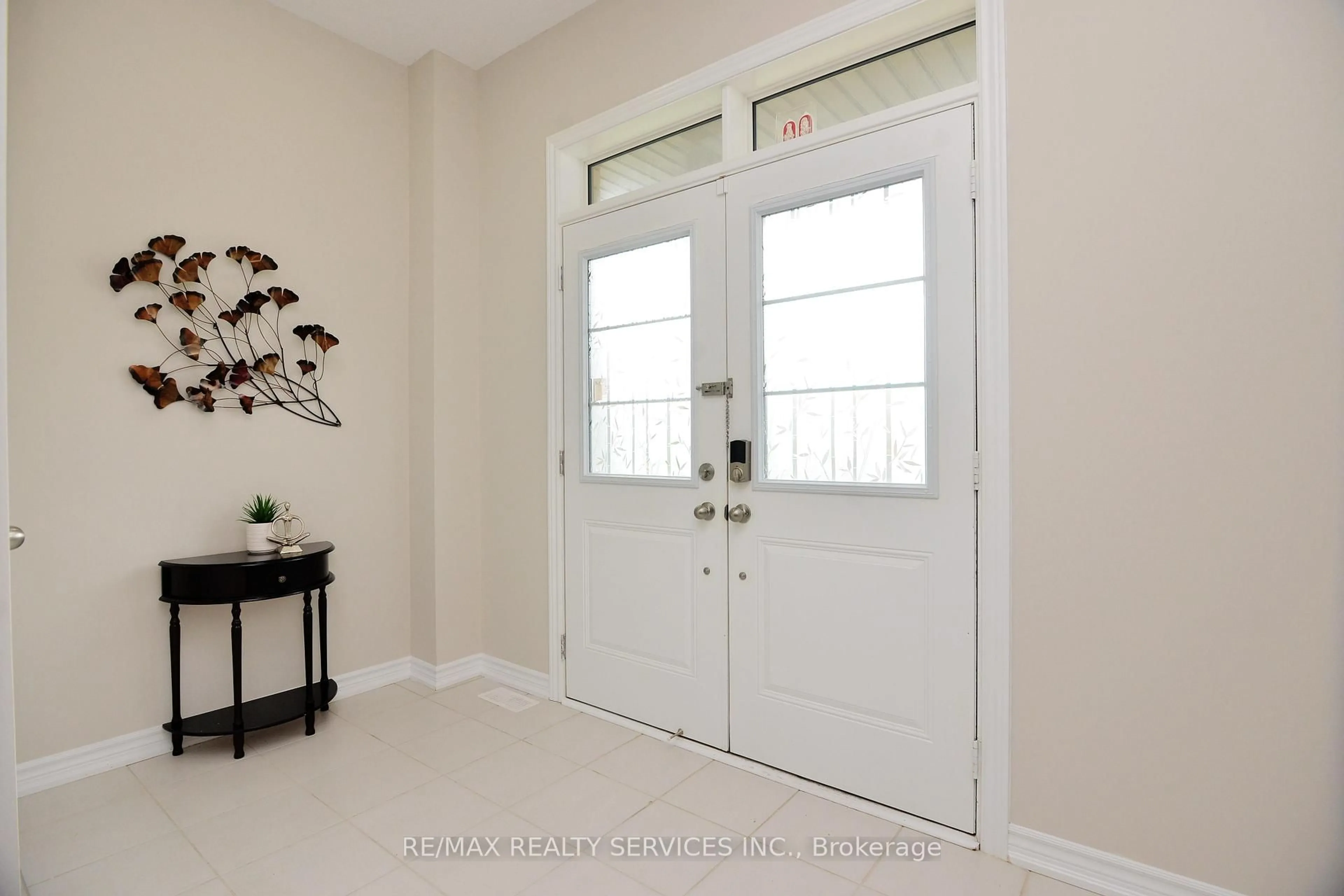 Indoor entryway for 24 Bachelor St, Brampton Ontario L7A 5A9