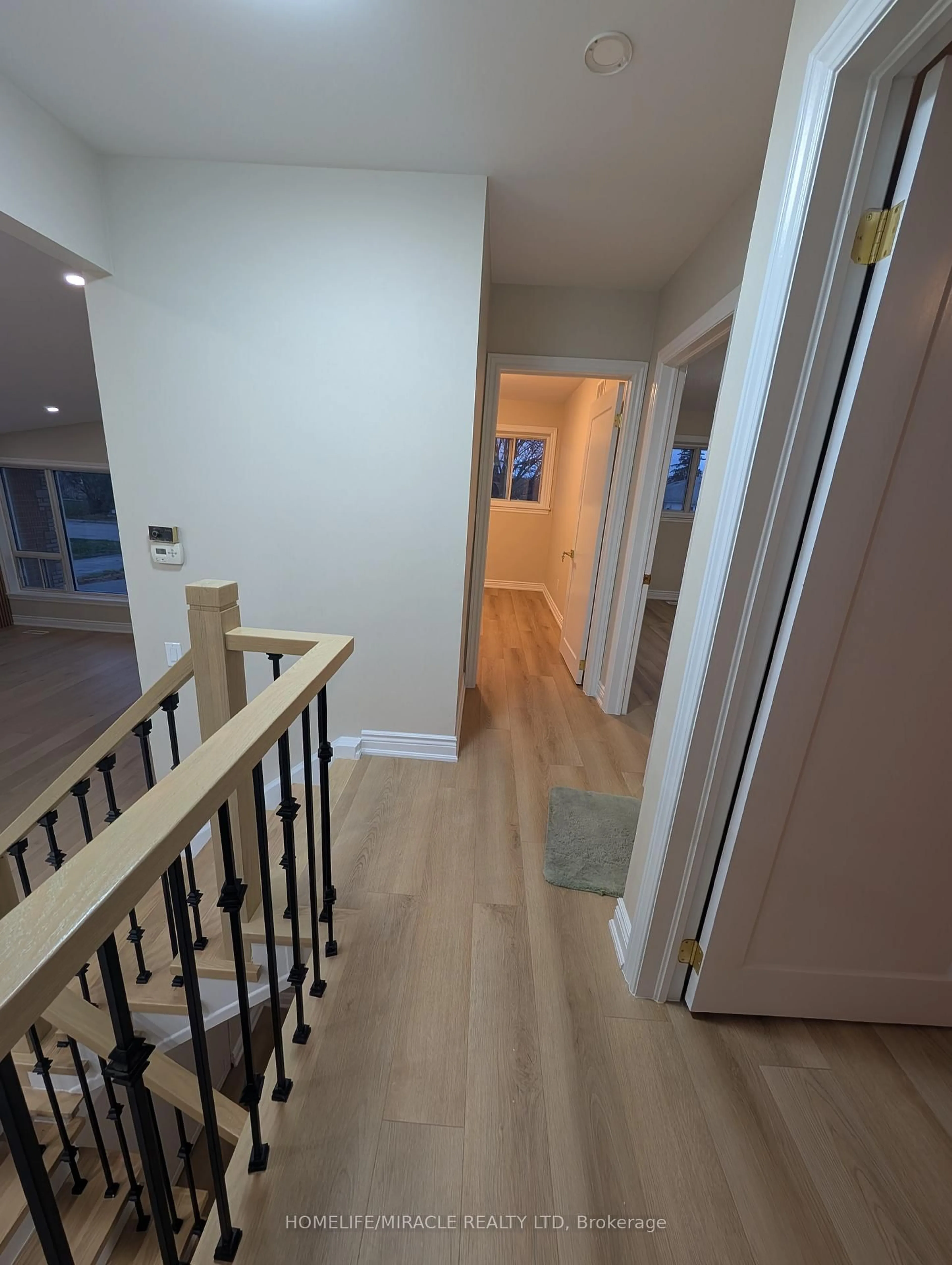 Indoor foyer for 15 Athlone Ave, Brampton Ontario L6T 2N5