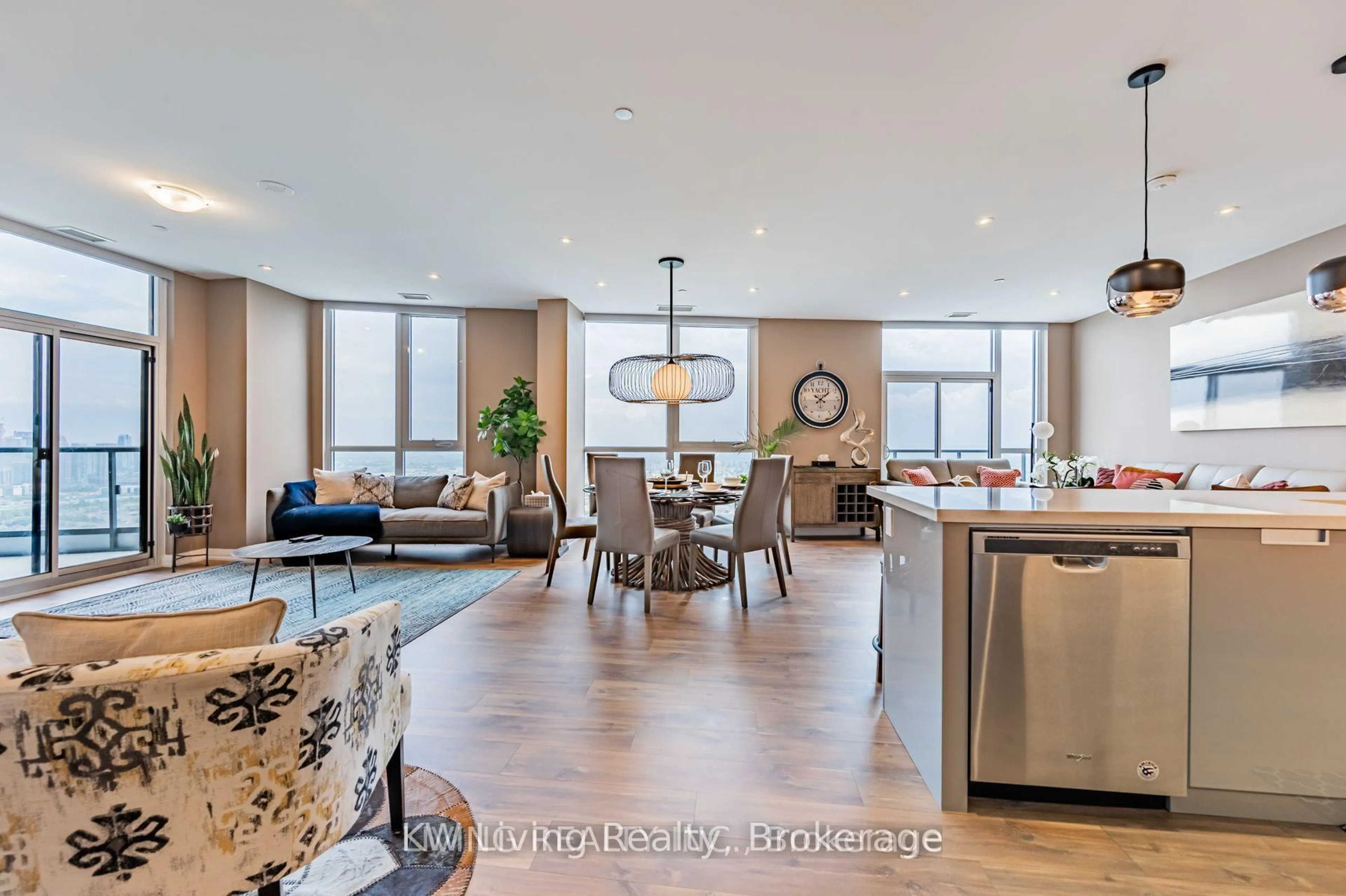 Open concept kitchen, unknown for 35 Watergarden Dr #3402, Mississauga Ontario L5R 0G8