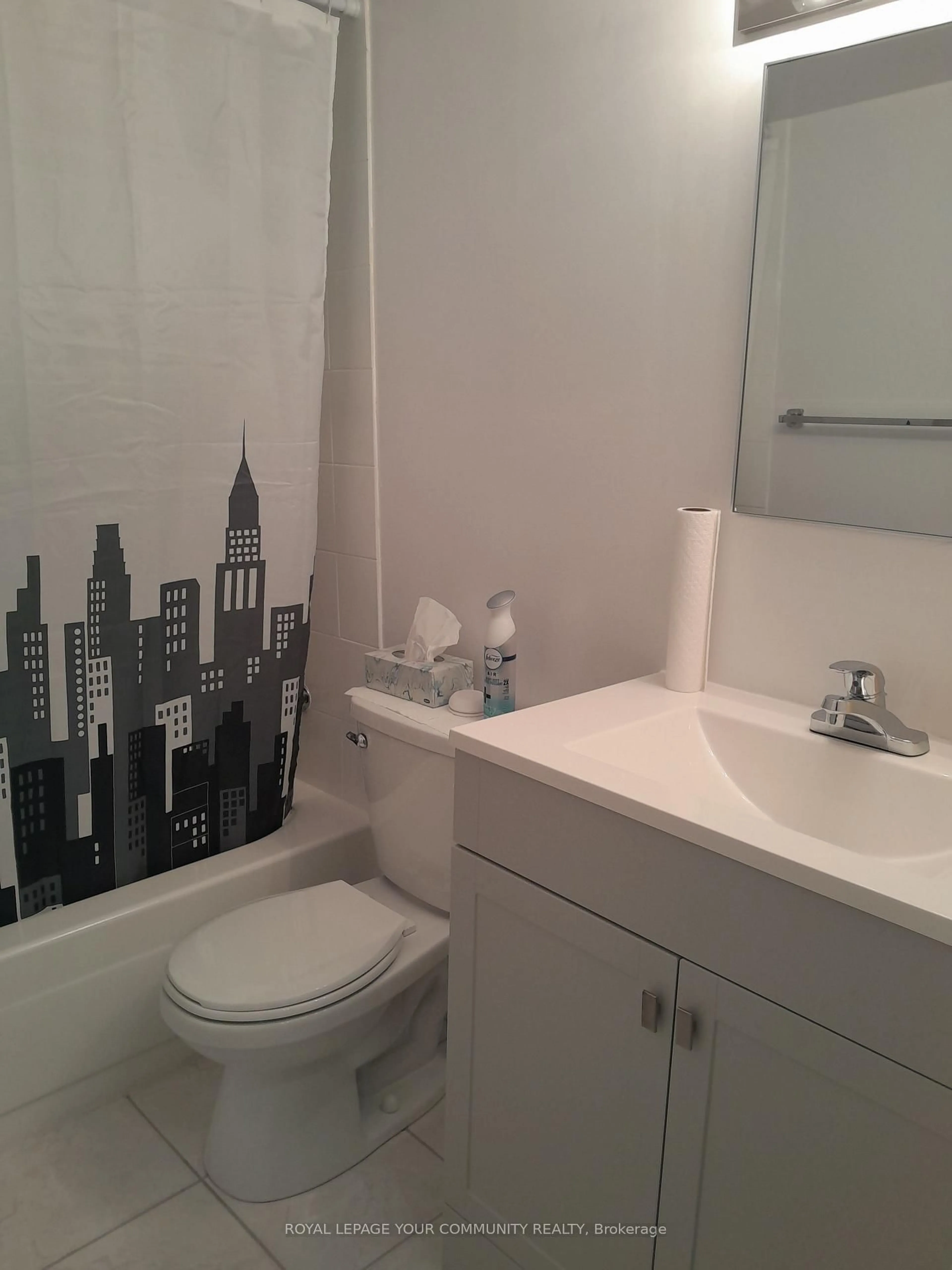 Standard bathroom, unknown for 5 Frith Rd #404, Toronto Ontario M3N 2L5