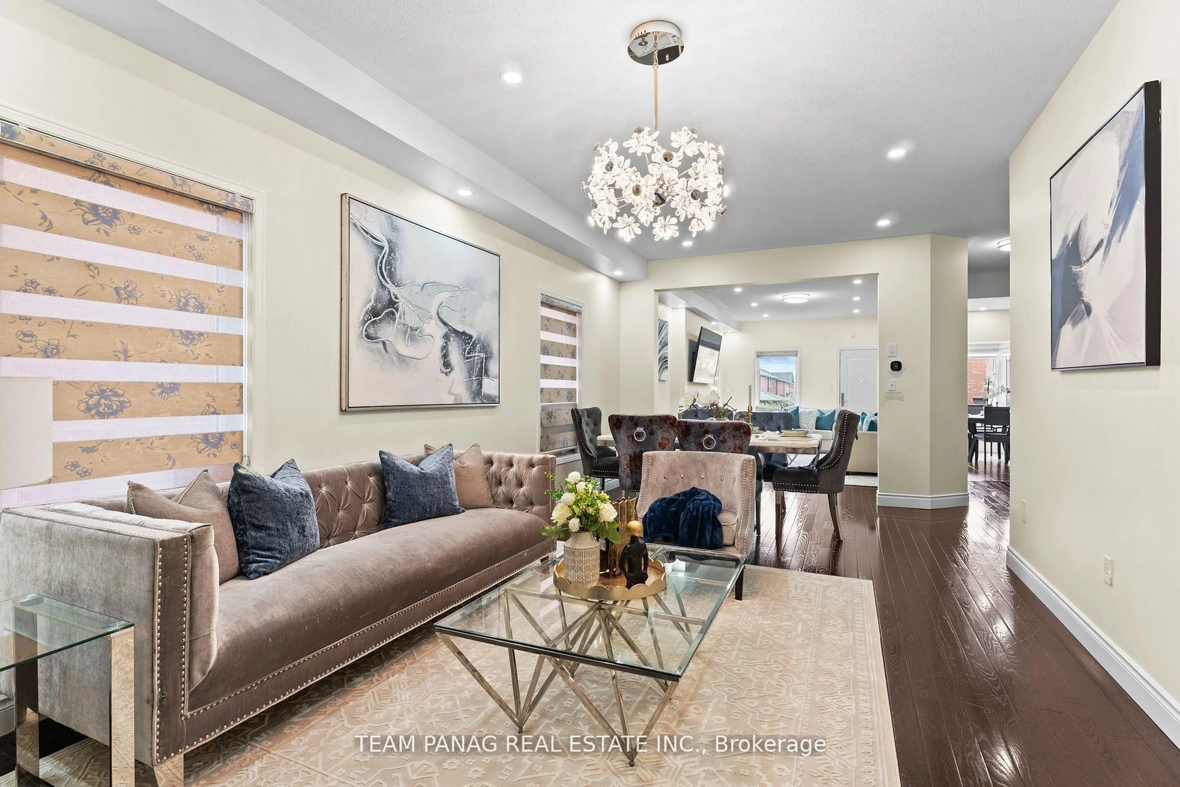 Living room with furniture, unknown for 15 Brownbush Way, Brampton Ontario L6R 3T9