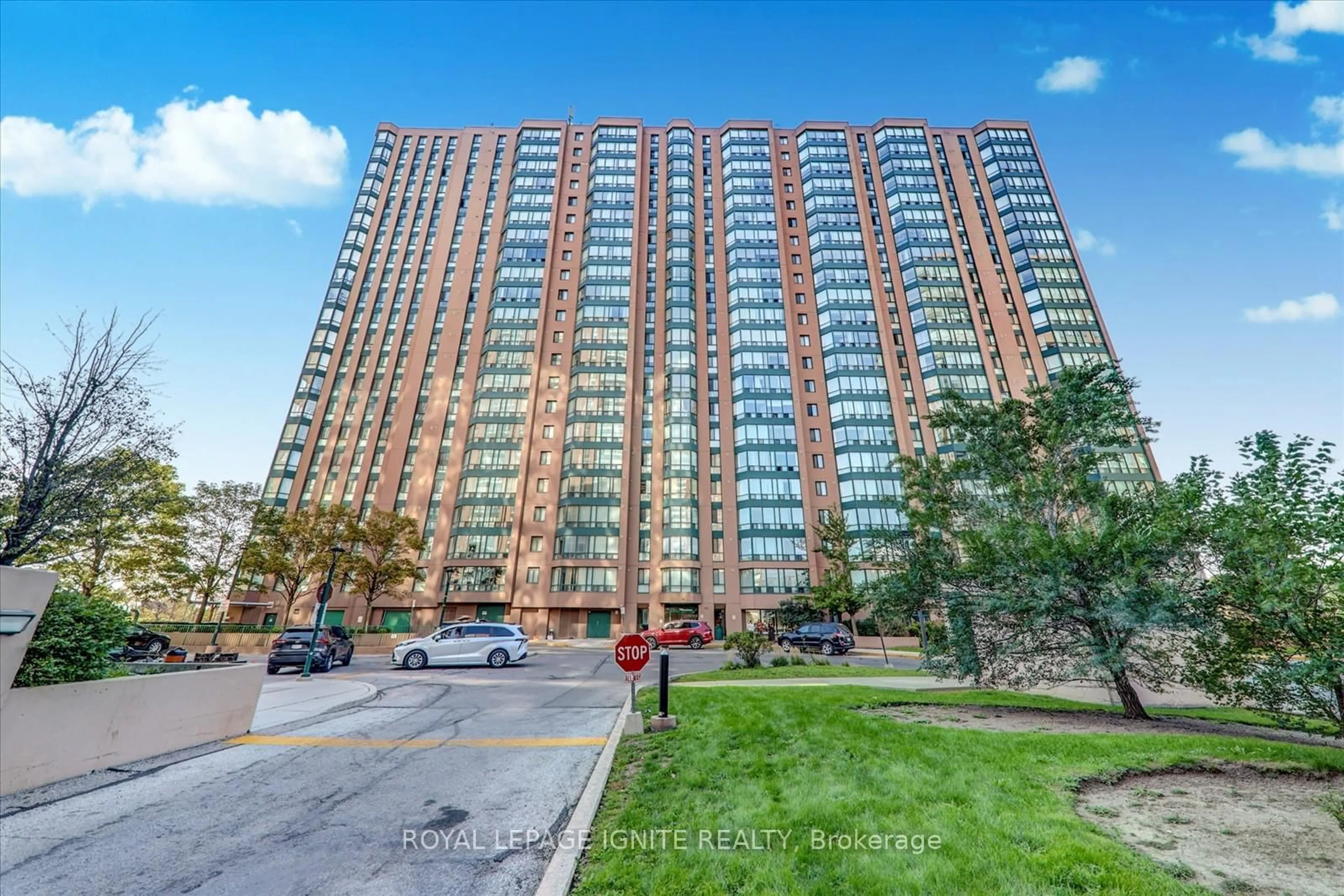 Unknown for 155 Hillcrest Ave #705, Mississauga Ontario L5B 3Z2