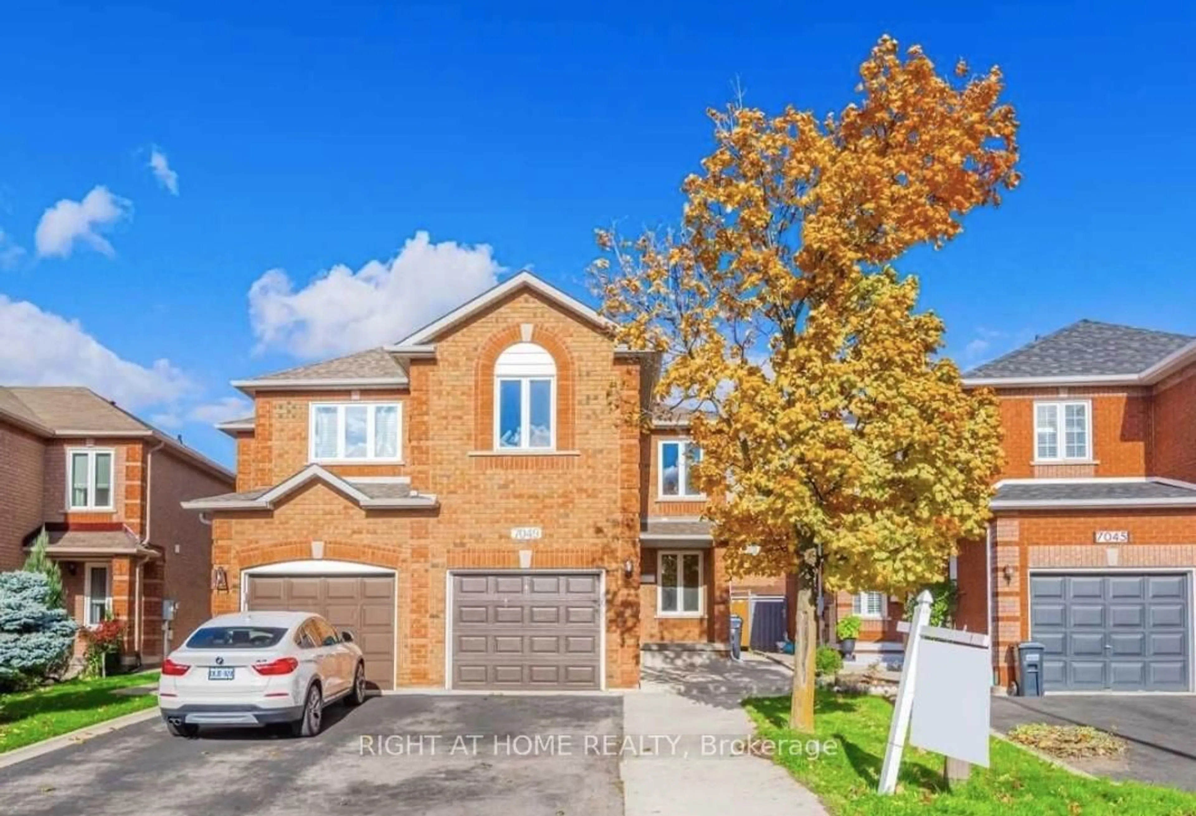 Home with brick exterior material, street for 7049 Graydon Crt, Mississauga Ontario L5N 7H4
