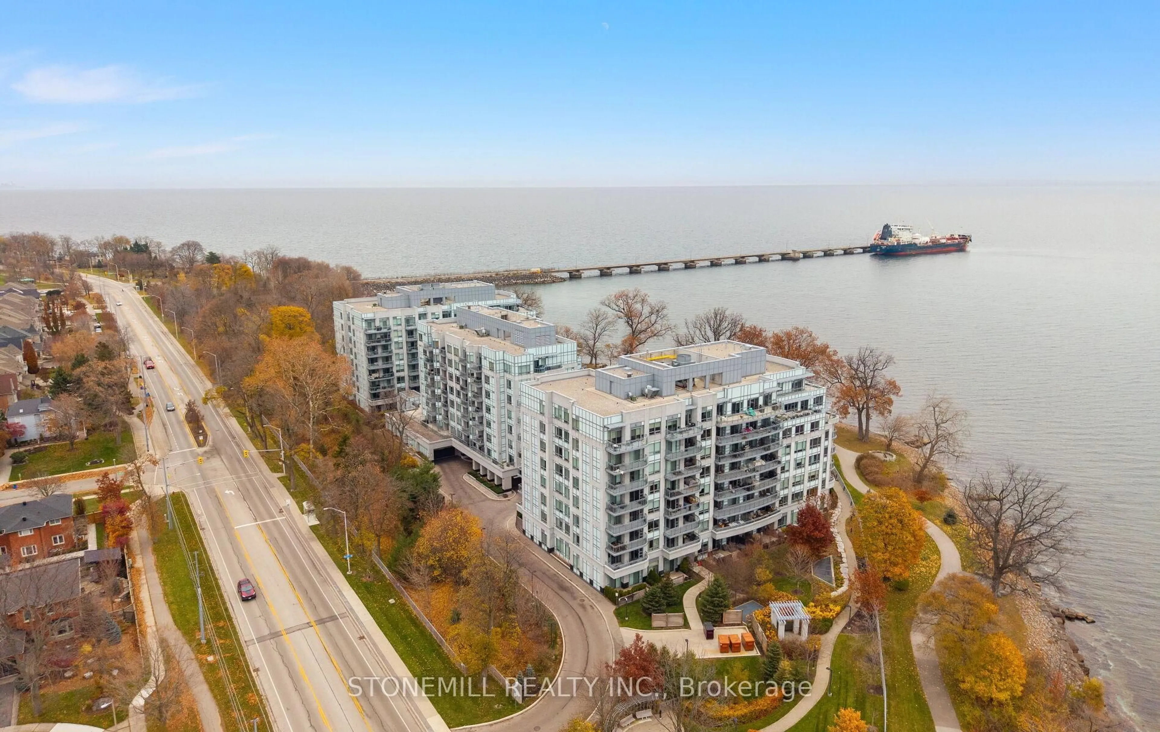 A pic from outside/outdoor area/front of a property/back of a property/a pic from drone, water/lake/river/ocean view for 3500 Lakeshore Rd #523, Oakville Ontario L6L 0B4