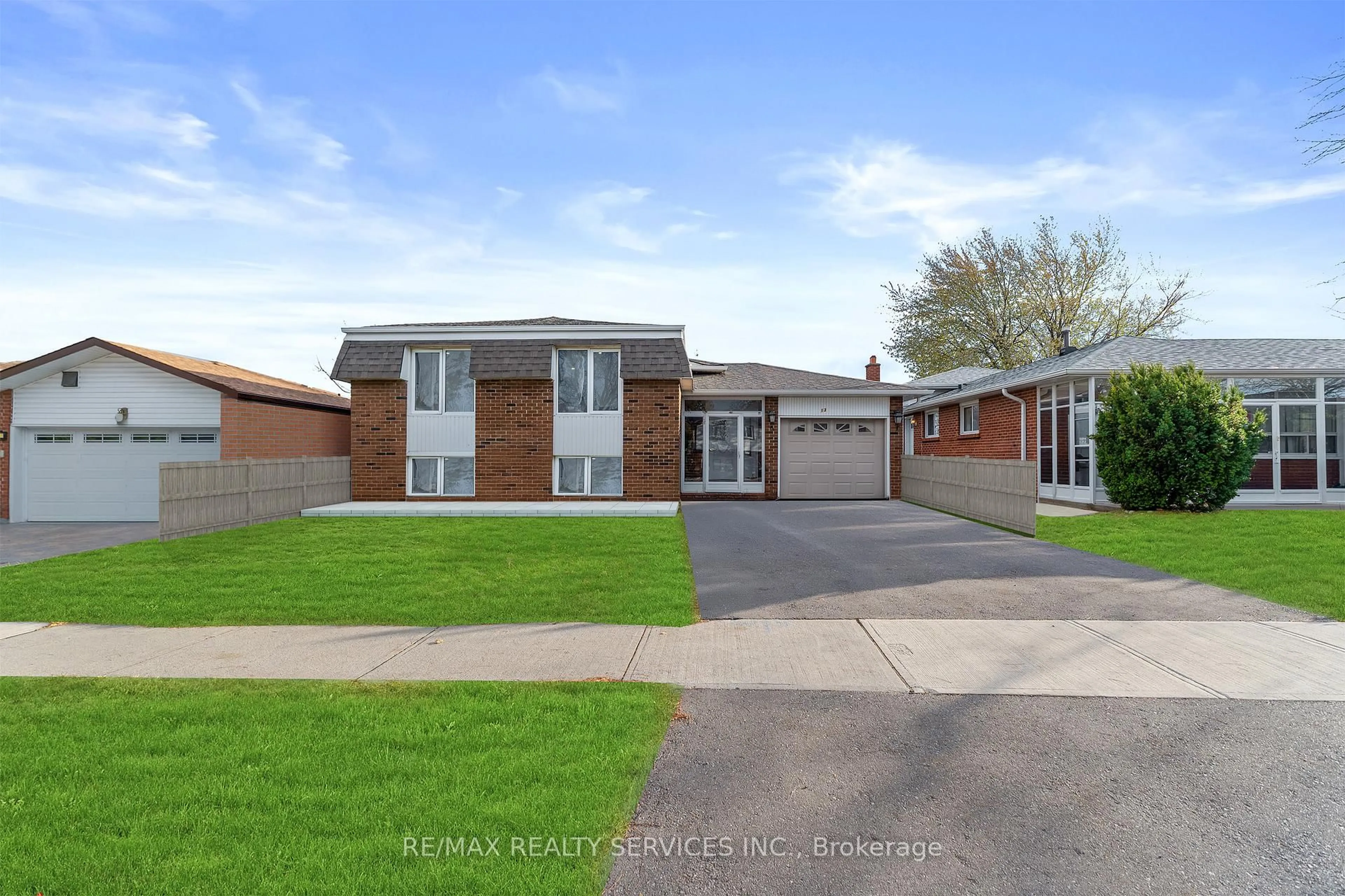 Home with brick exterior material, street for 13 Linkdale Rd, Brampton Ontario L6V 3A1