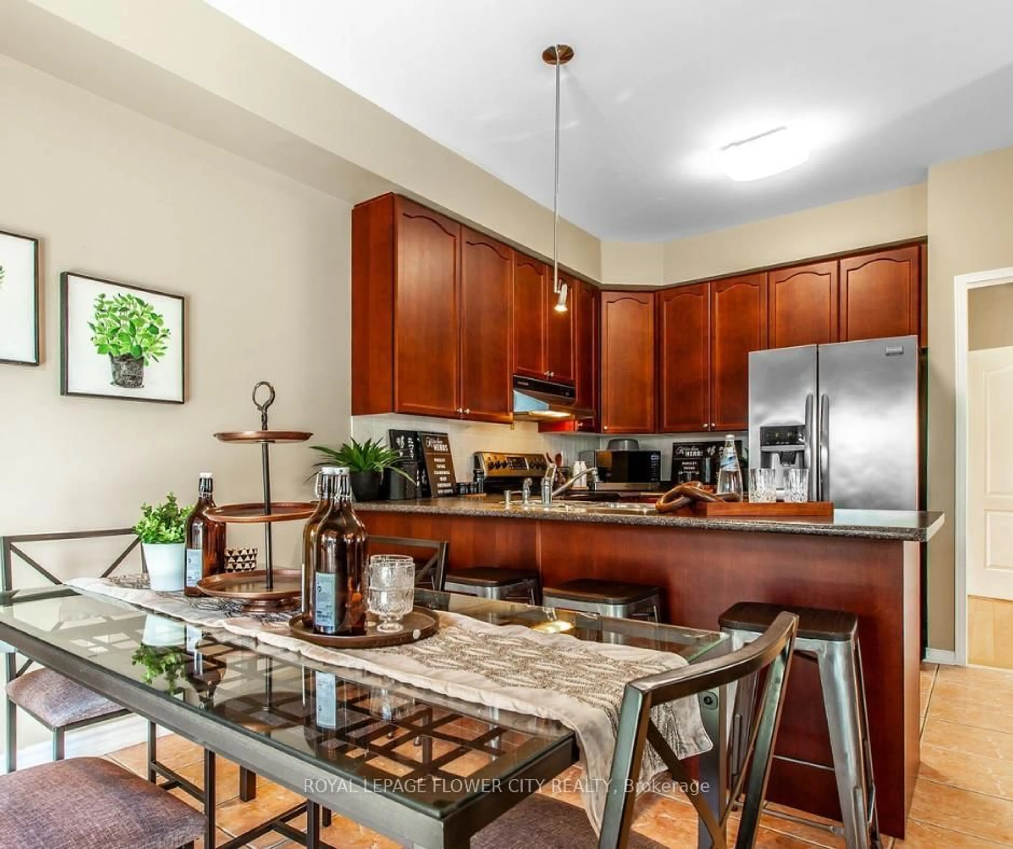 Open concept kitchen, unknown for 11 Oak Gardens Crt, Brampton Ontario L6S 0E2