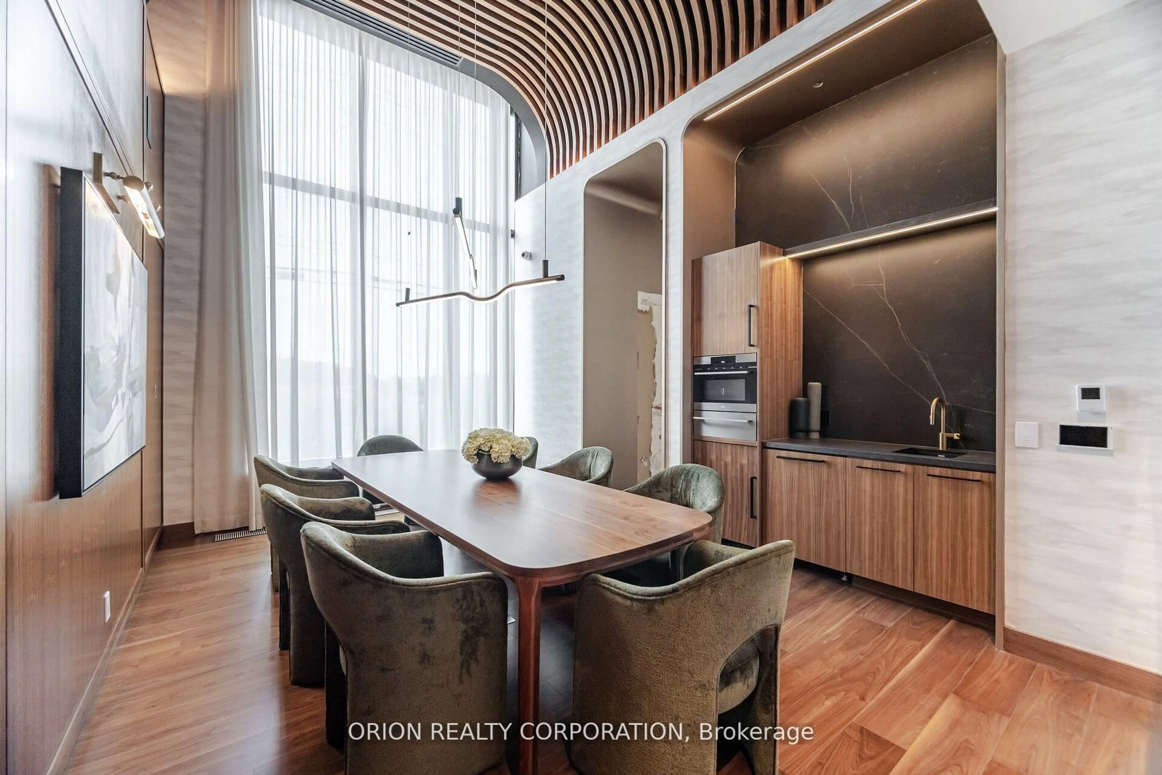 Unknown for 3240 WILLIAM COLTSON Ave #822, Oakville Ontario L6H 8C8