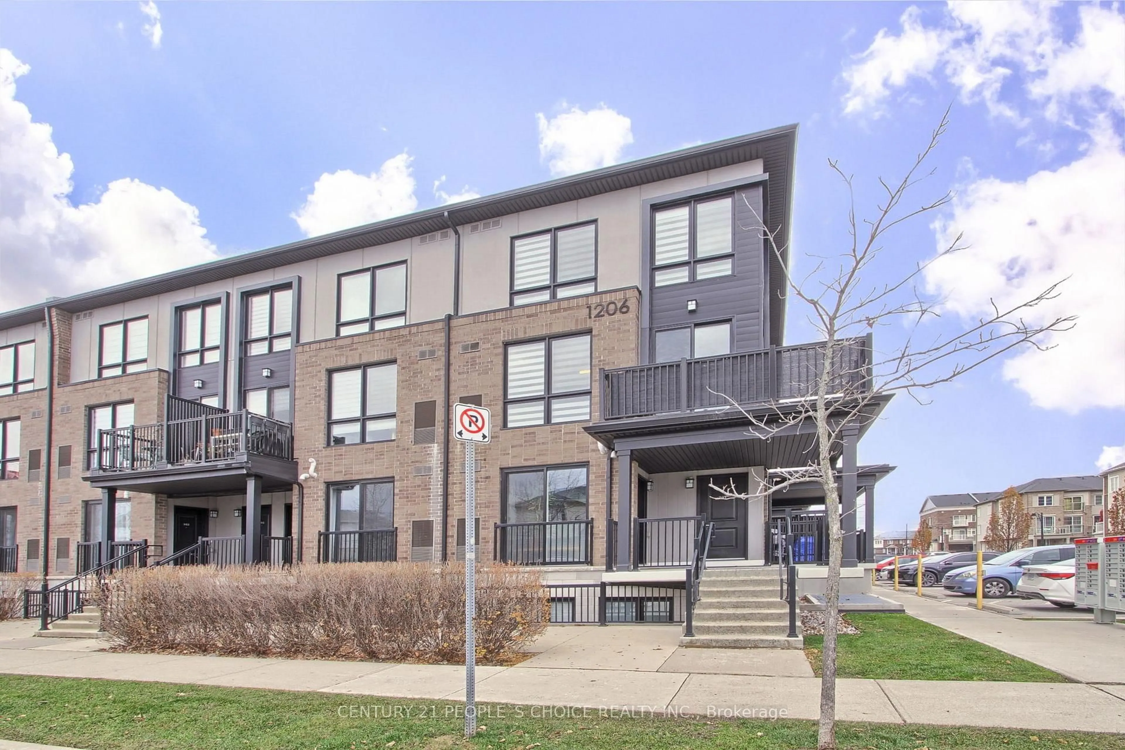 Patio, street for 1206 Main St #201, Milton Ontario L9T 9K6