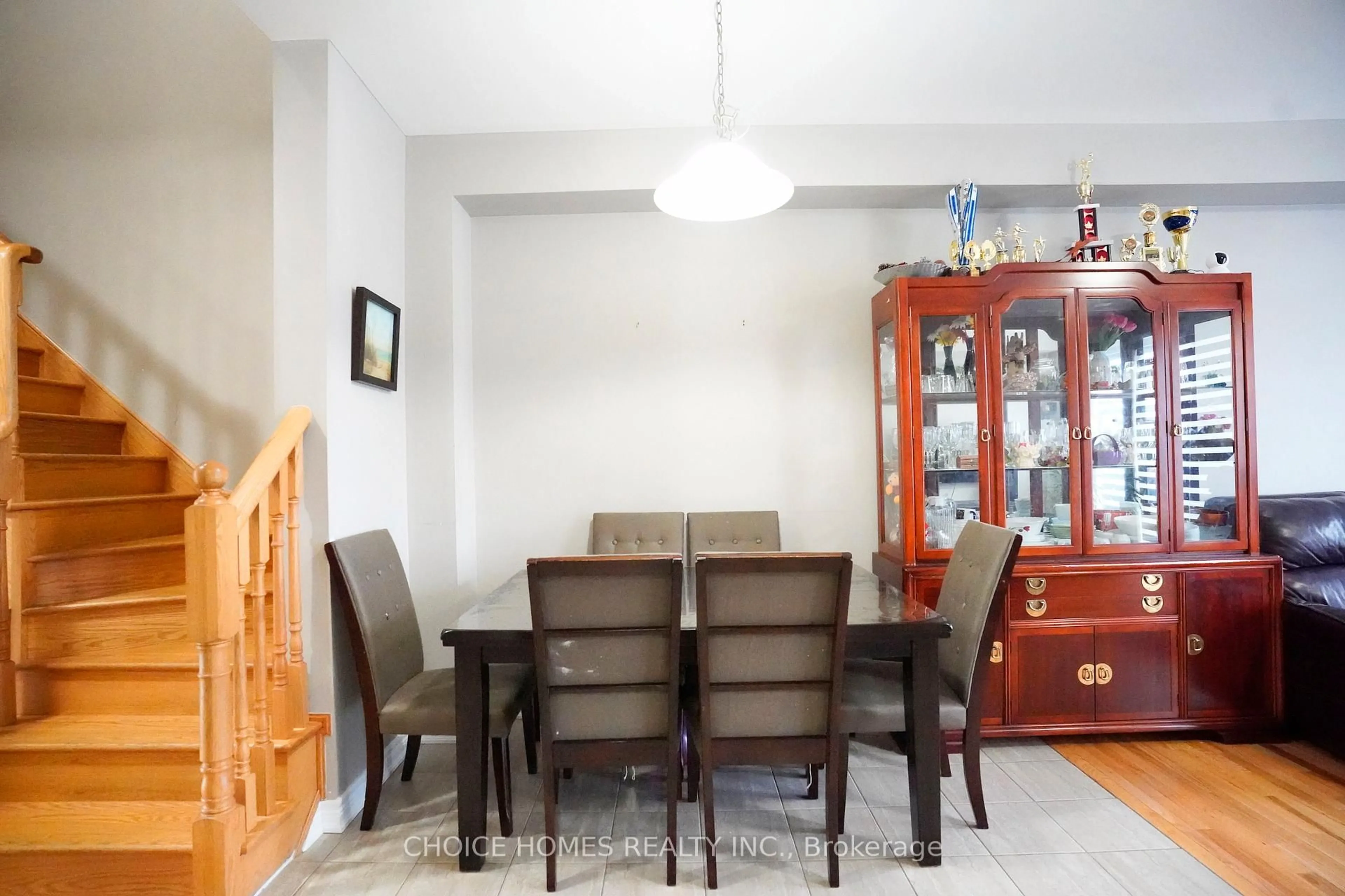 Dining room, unknown for 71 Pendulum Circ, Brampton Ontario L6R 3N7