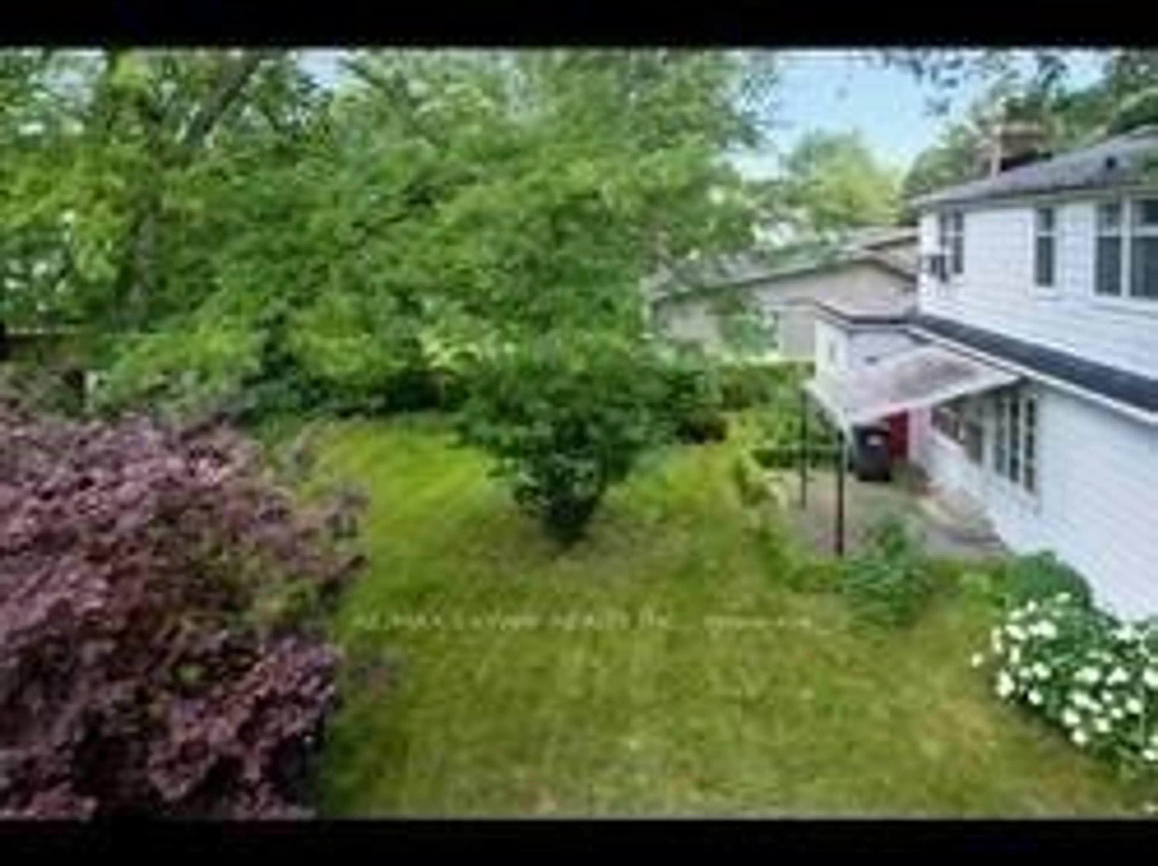 A pic from outside/outdoor area/front of a property/back of a property/a pic from drone, unknown for 1348 Hollyrood Ave, Mississauga Ontario L5G 3J4