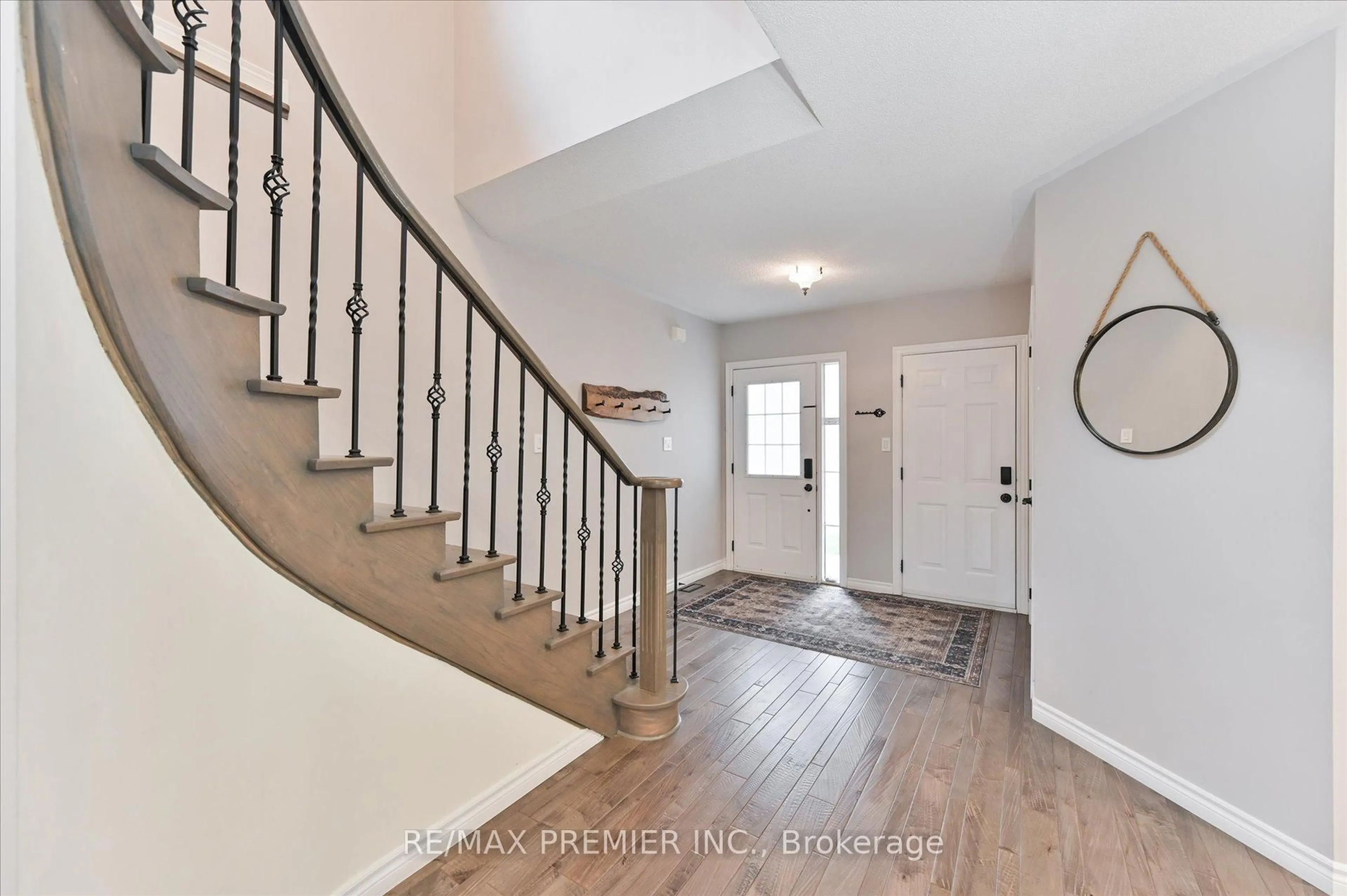 Indoor entryway for 78 Archbury Circ, Caledon Ontario L7E 2H8