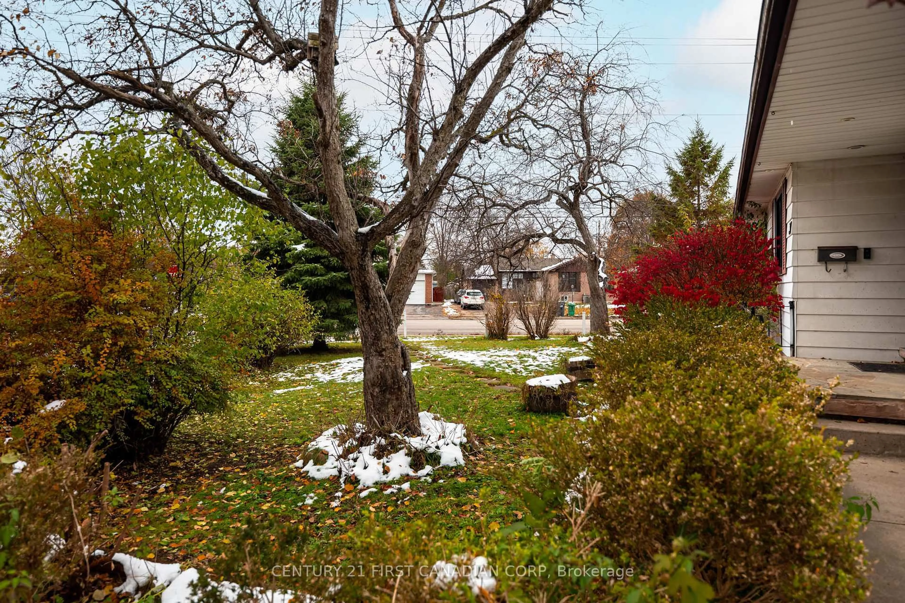 Patio, street for 37 Mclaughlin Rd, Brampton Ontario L6X 1Y9