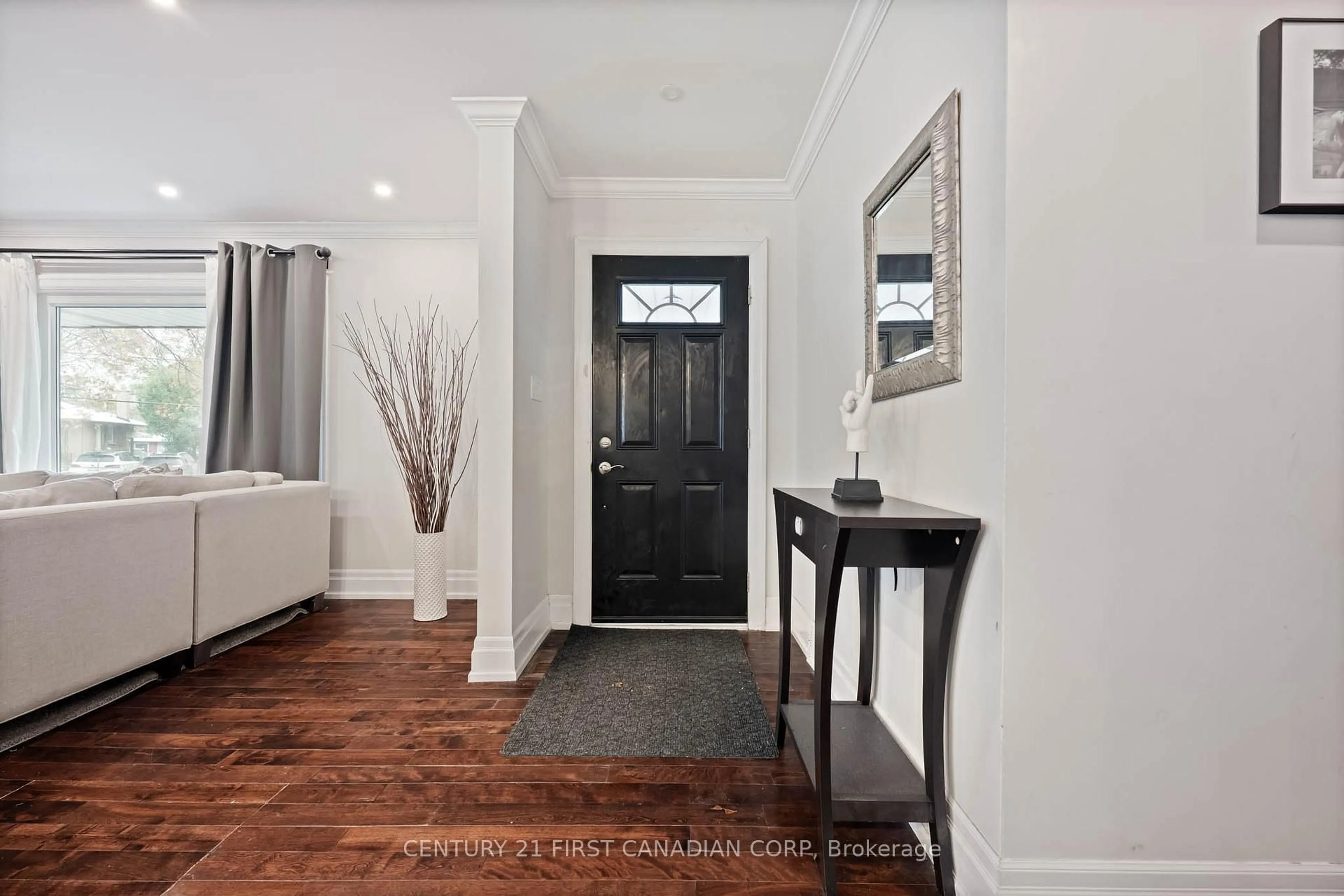 Indoor entryway for 37 Mclaughlin Rd, Brampton Ontario L6X 1Y9