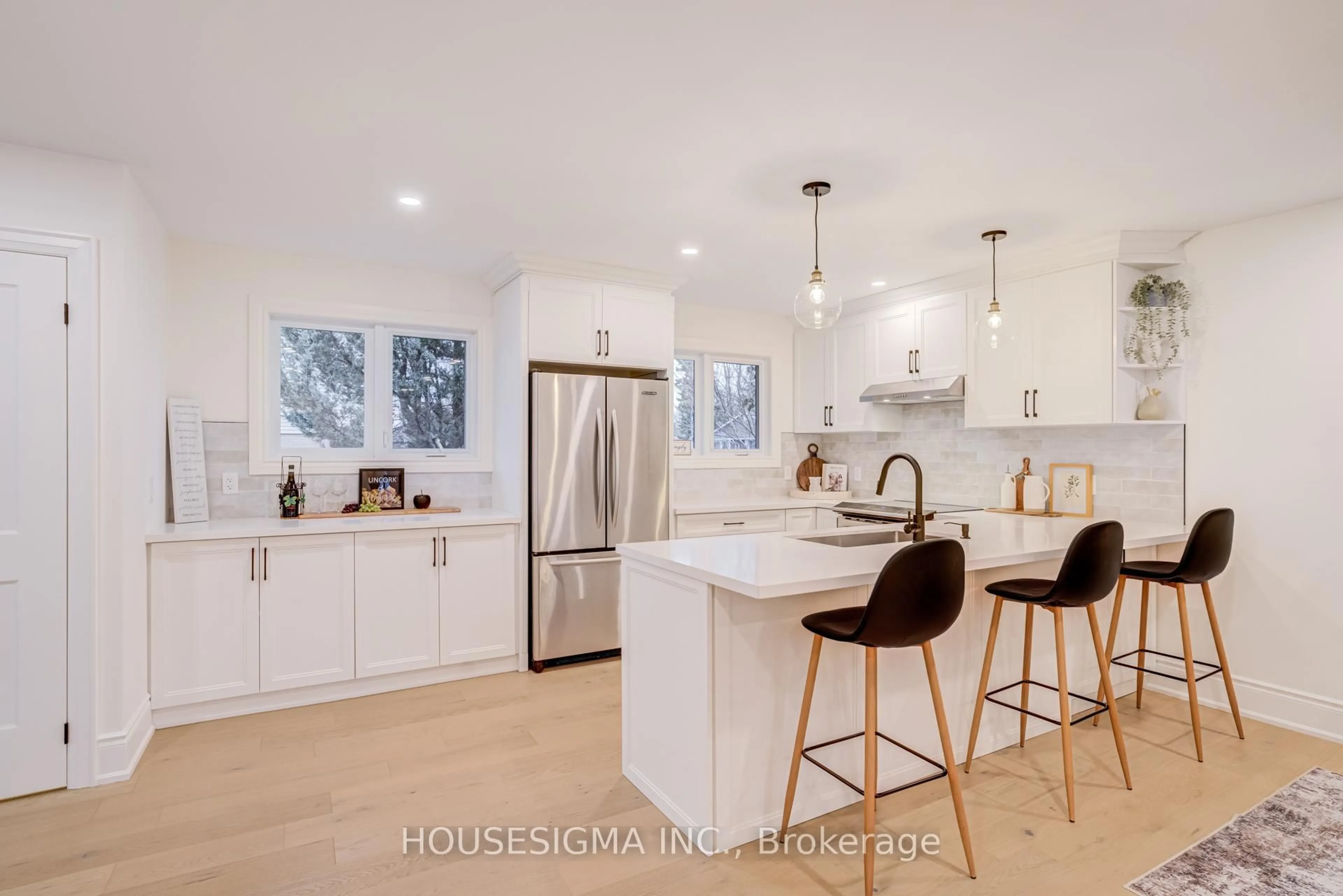 Open concept kitchen, unknown for 119 Town Line, Orangeville Ontario L9W 1V7