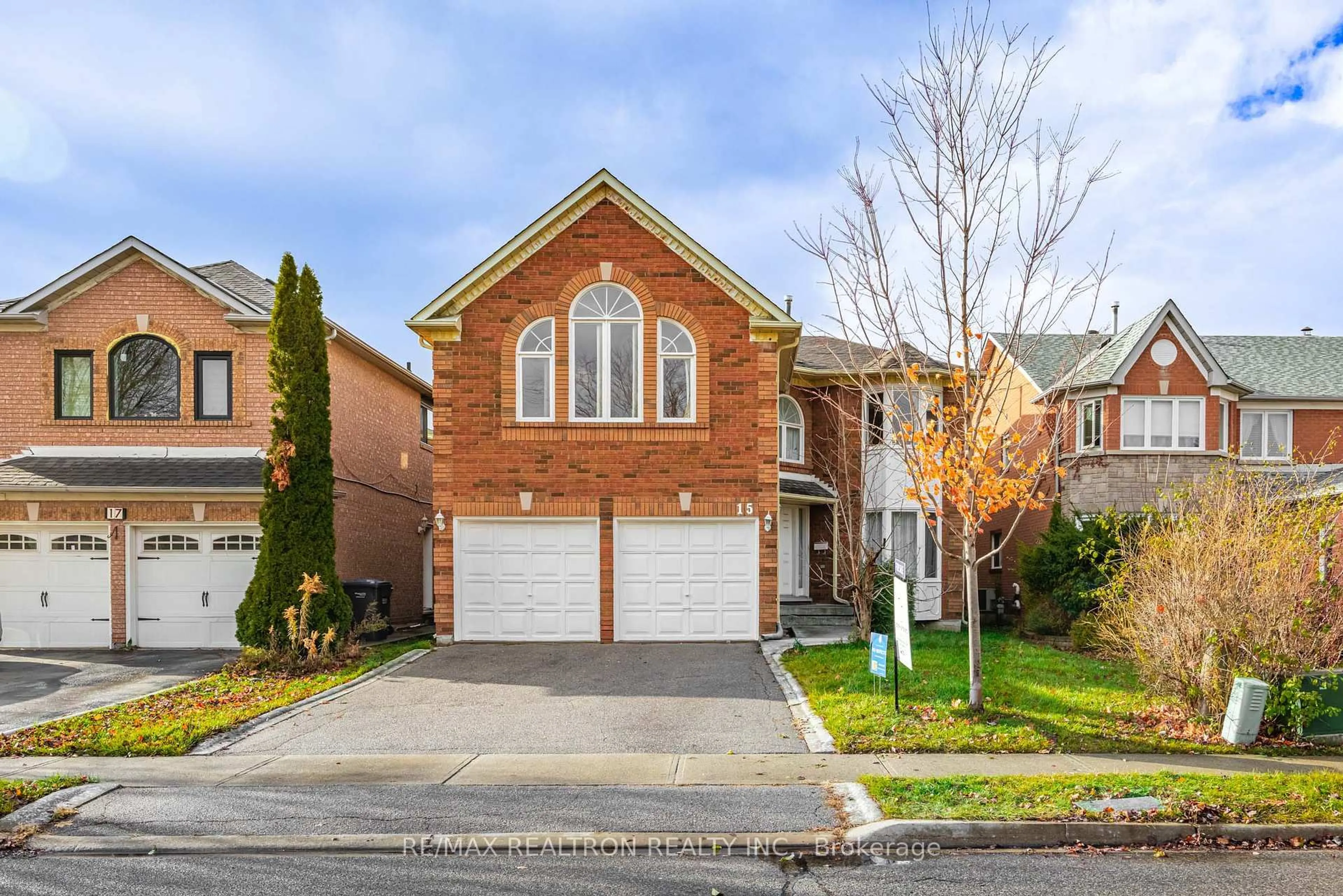 Home with brick exterior material, street for 15 Snow Leopard Crt, Brampton Ontario L6R 1J4