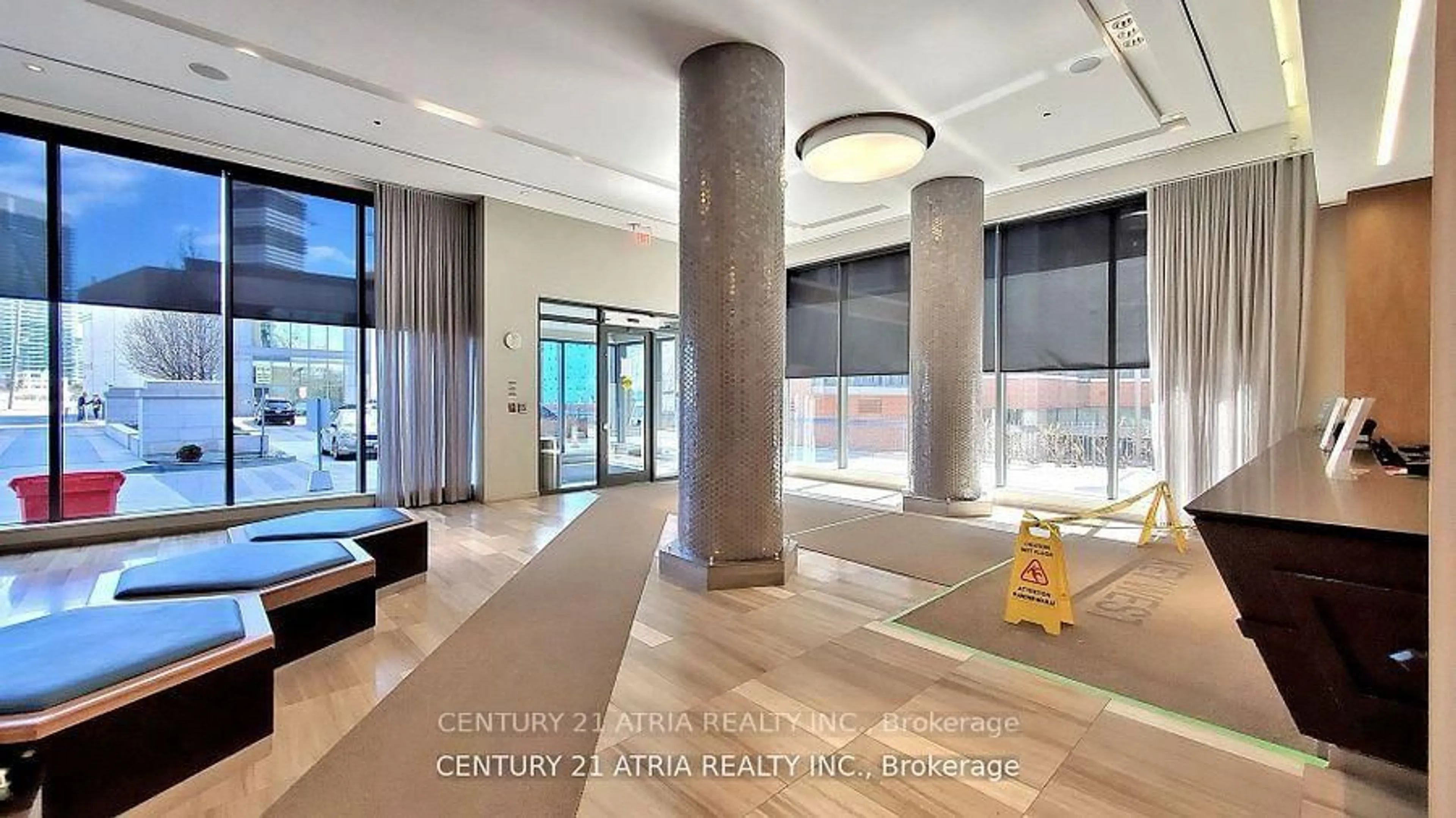 Indoor foyer for 36 Park Lawn Rd #3210, Toronto Ontario M8Y 0E5
