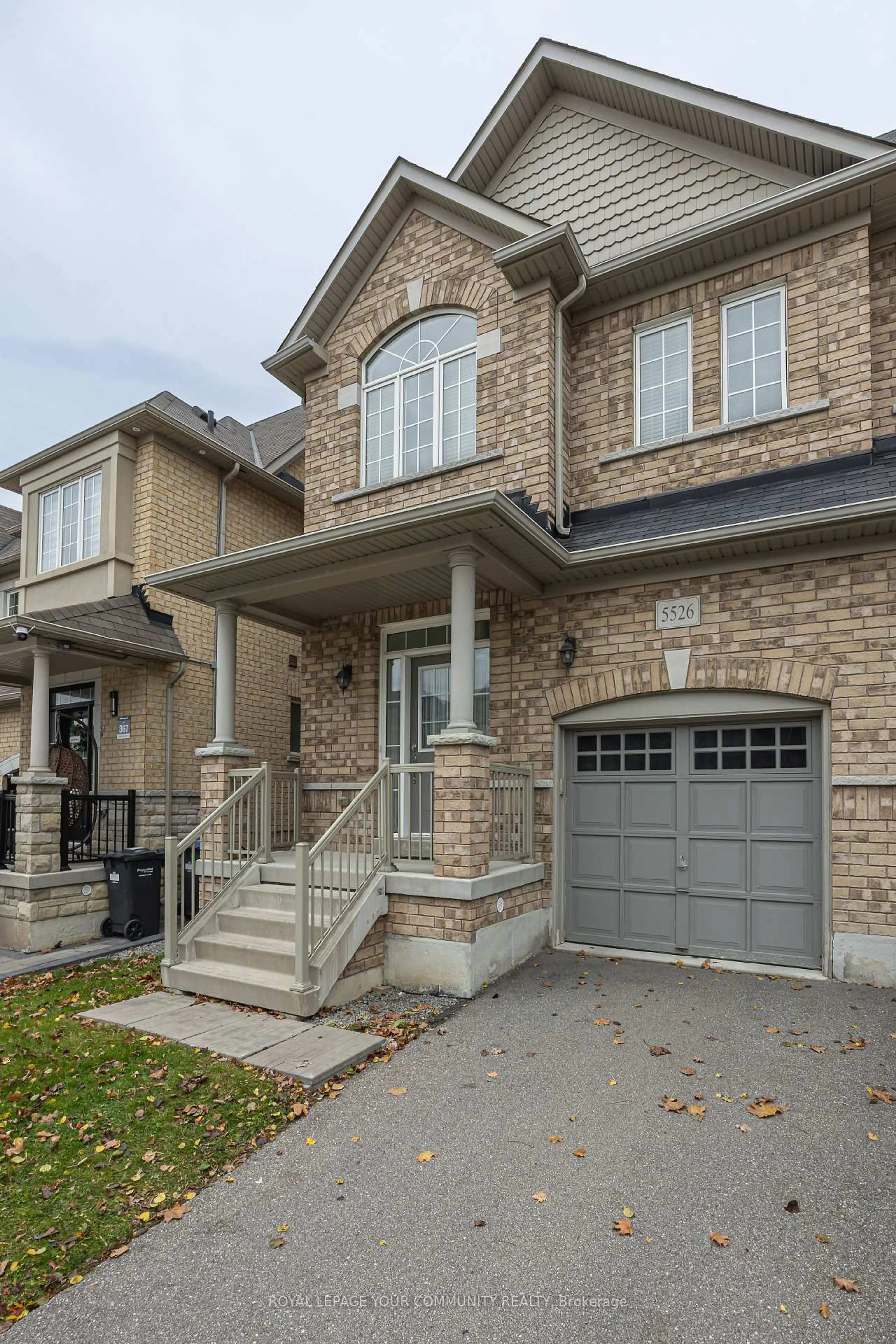 Home with brick exterior material, street for 5526 Meadowcrest Ave, Mississauga Ontario L5M 0V1