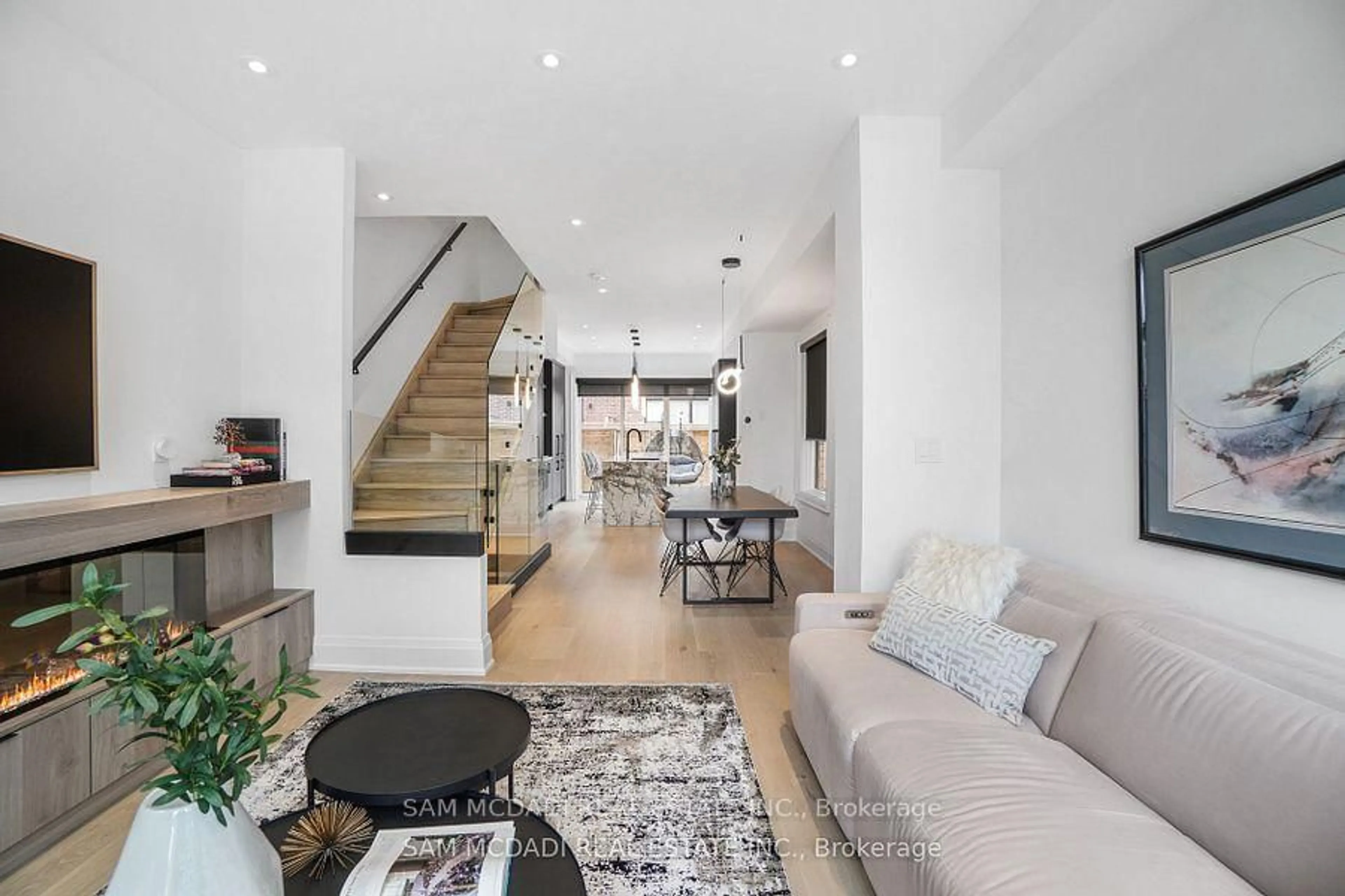 Unknown for 10 Lunar Cres #24, Mississauga Ontario L5M 2P6