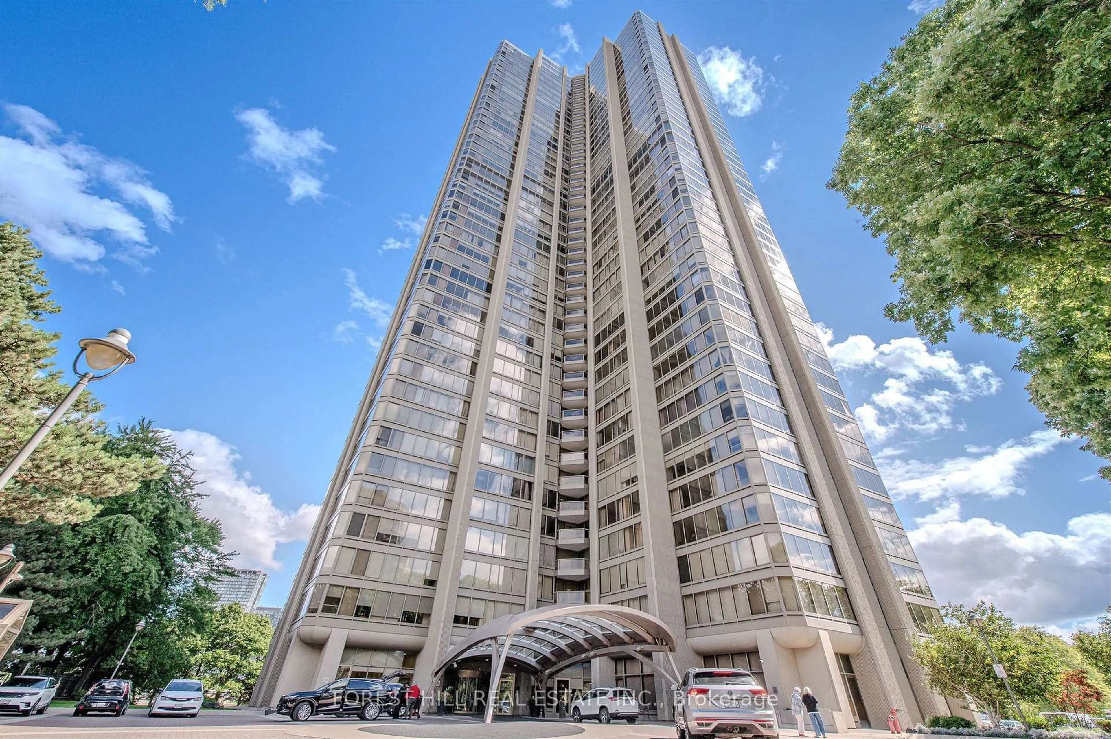 Indoor foyer for 2045 Lake Shore Blvd #1102, Toronto Ontario M8V 2Z6
