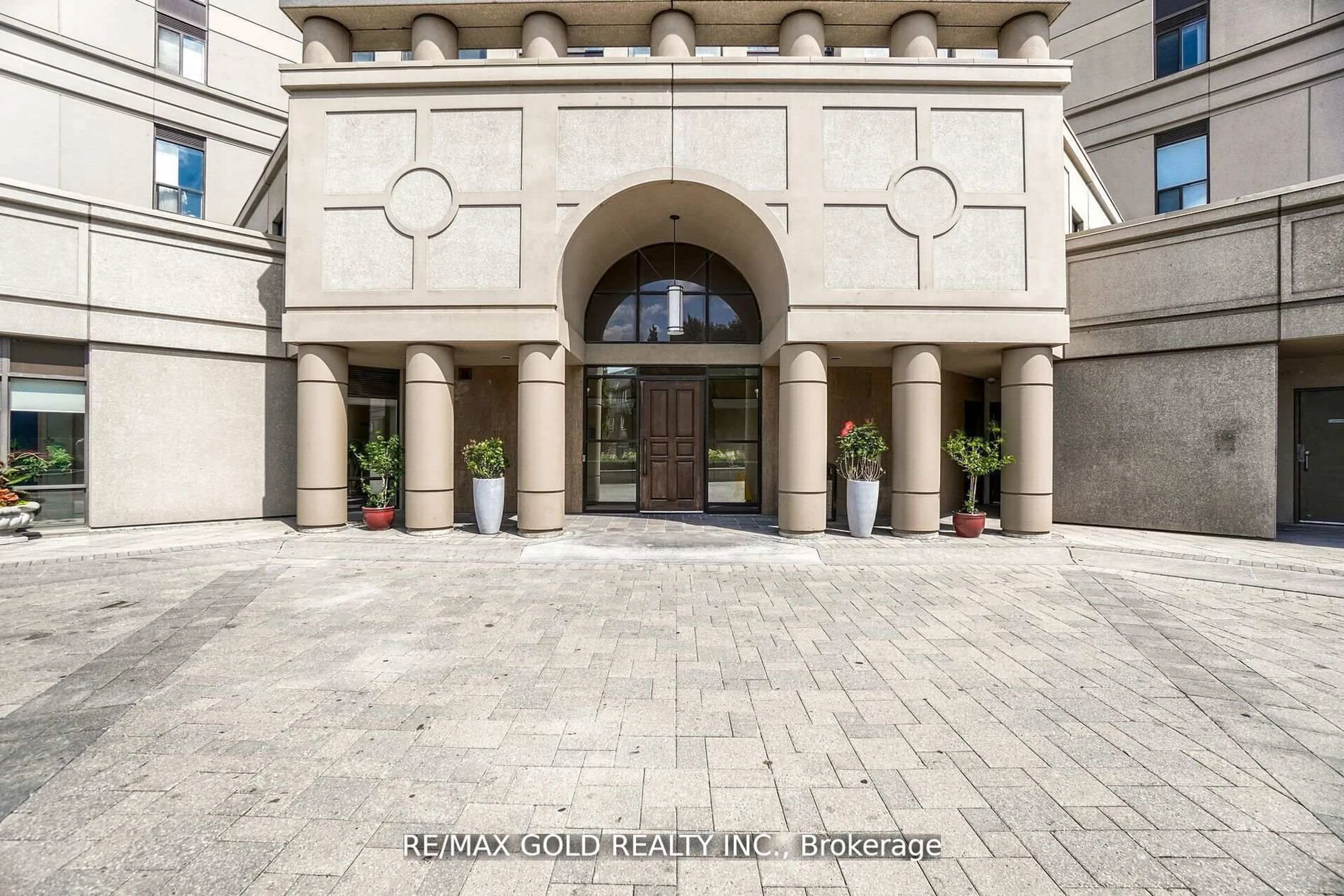 Indoor foyer for 220 Forum Dr #1703, Mississauga Ontario L4Z 4K1