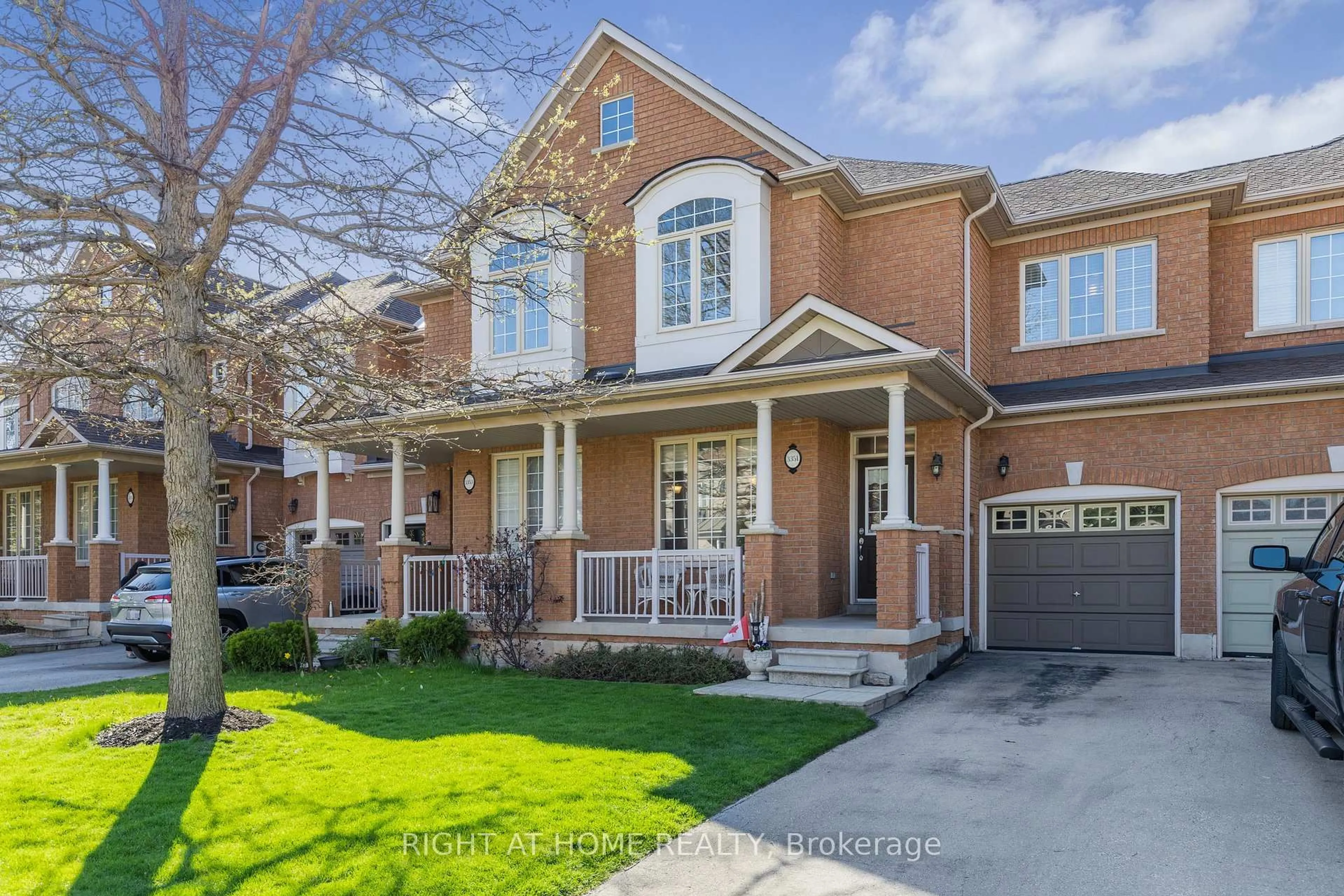 Home with brick exterior material, street for 3351 Hayhurst Cres, Oakville Ontario L6L 6T8