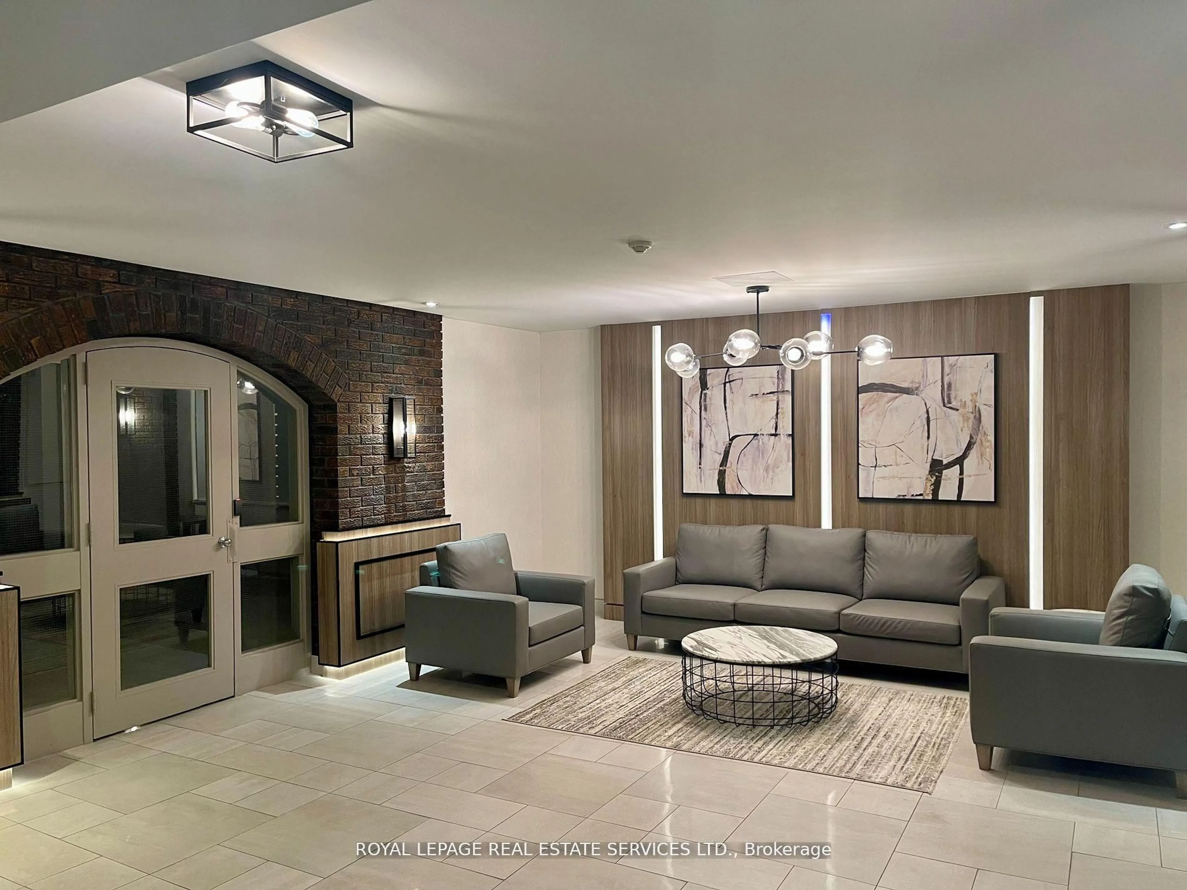 Lobby for 966 Inverhouse Dr #1005, Mississauga Ontario L5J 4B6