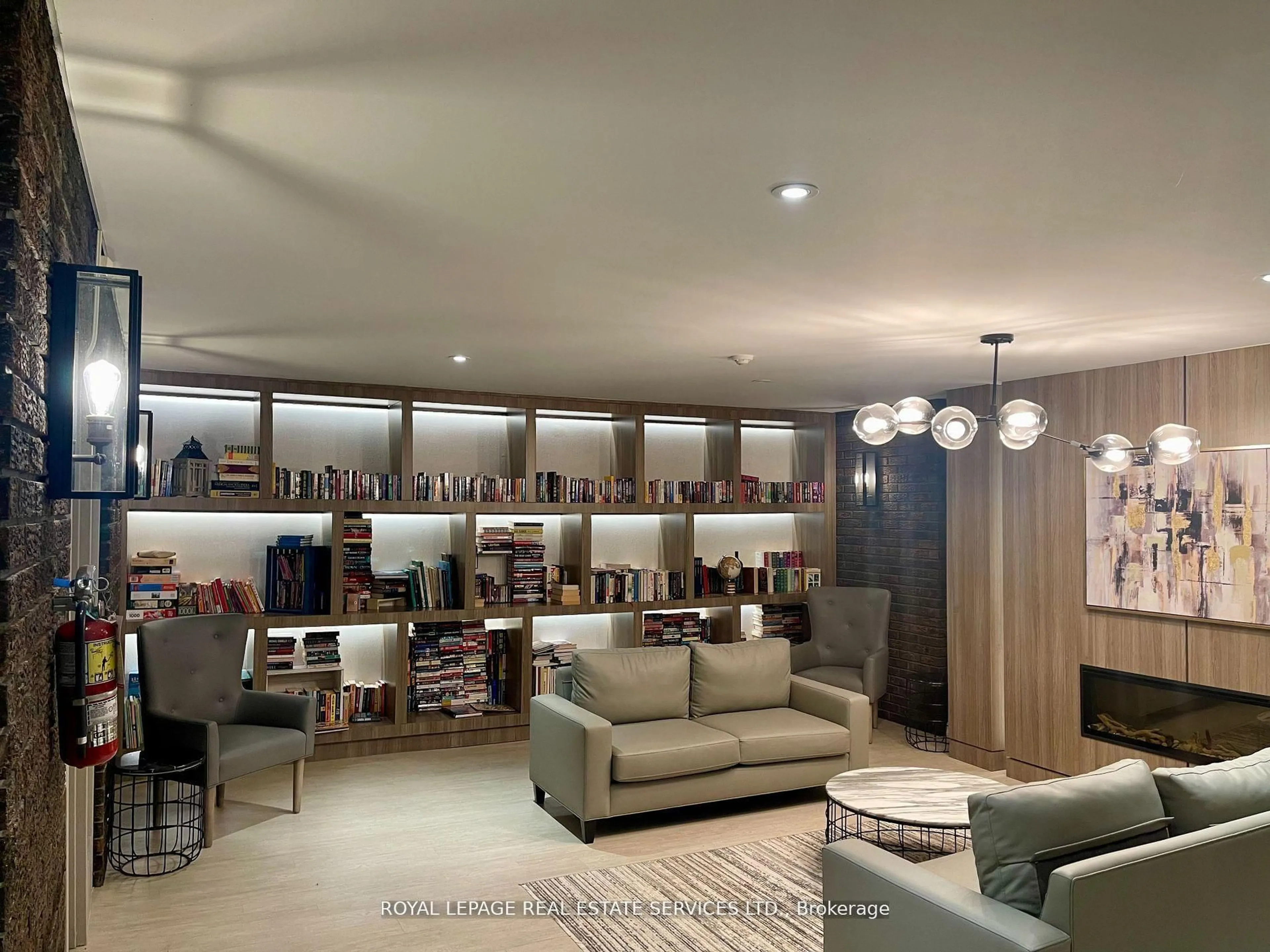 Unknown for 966 Inverhouse Dr #1005, Mississauga Ontario L5J 4B6