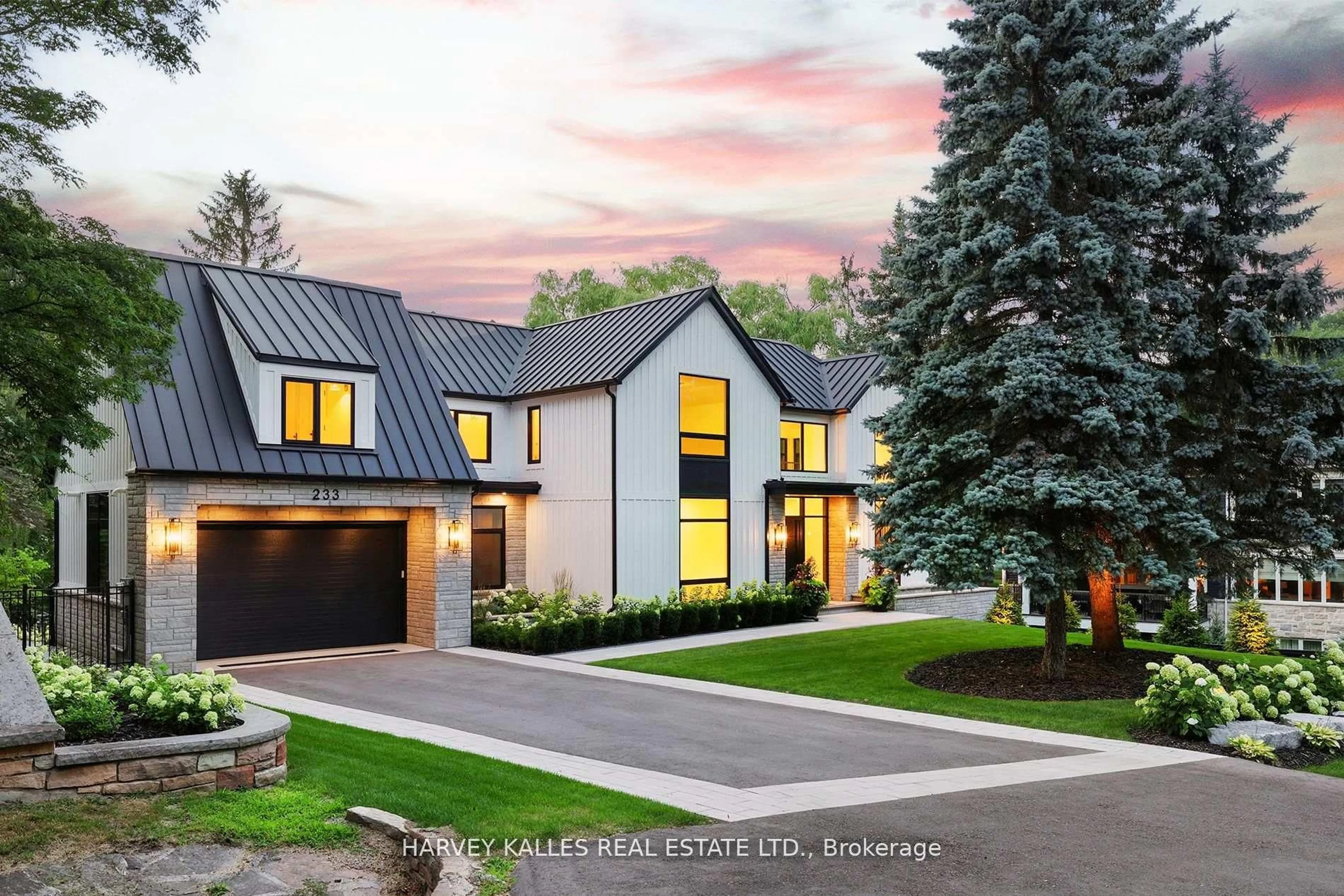 Home with brick exterior material, street for 233 Lakewood Dr, Oakville Ontario L6K 1B3