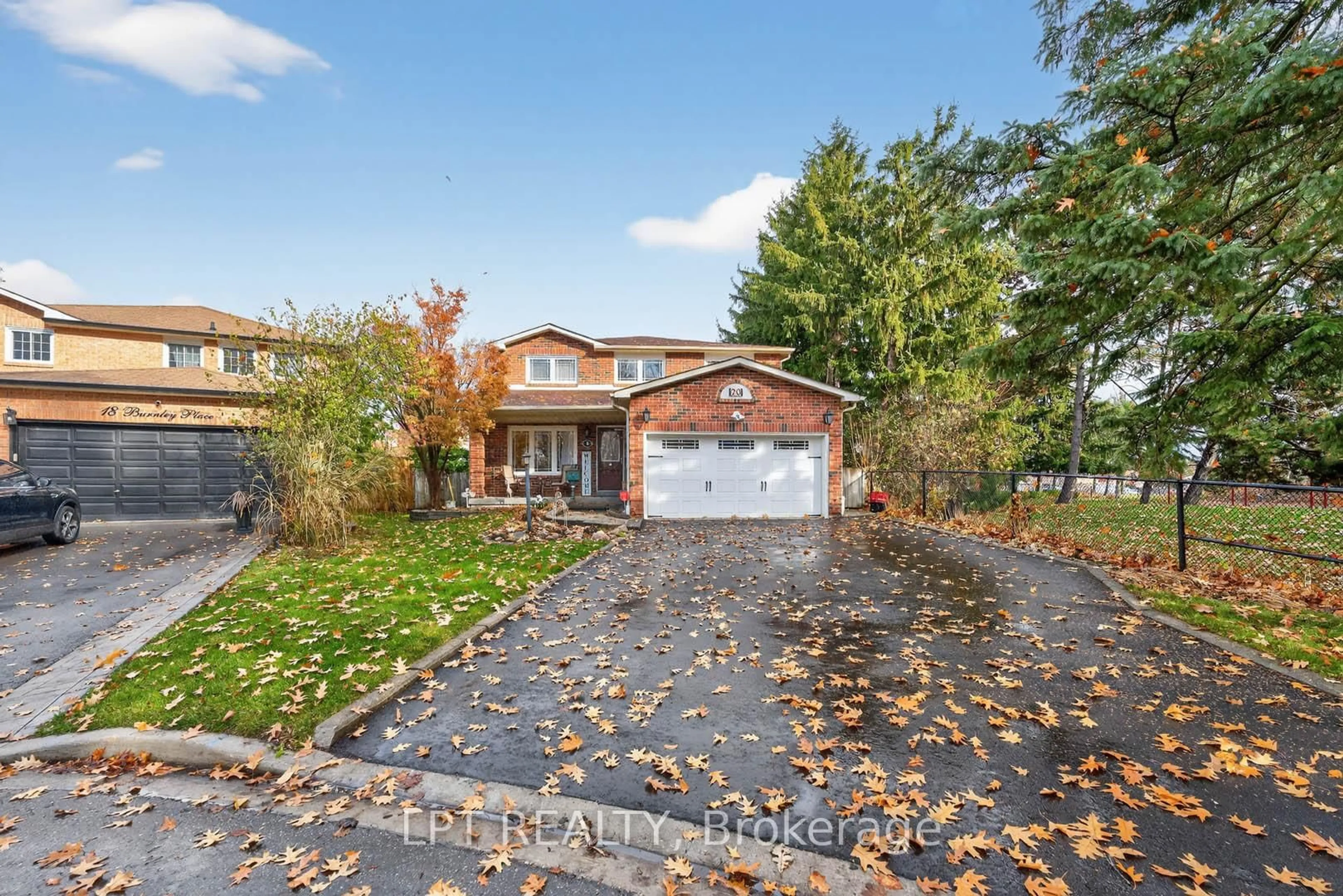 A pic from outside/outdoor area/front of a property/back of a property/a pic from drone, street for 20 Burnley Pl, Brampton Ontario L6Z 2T9