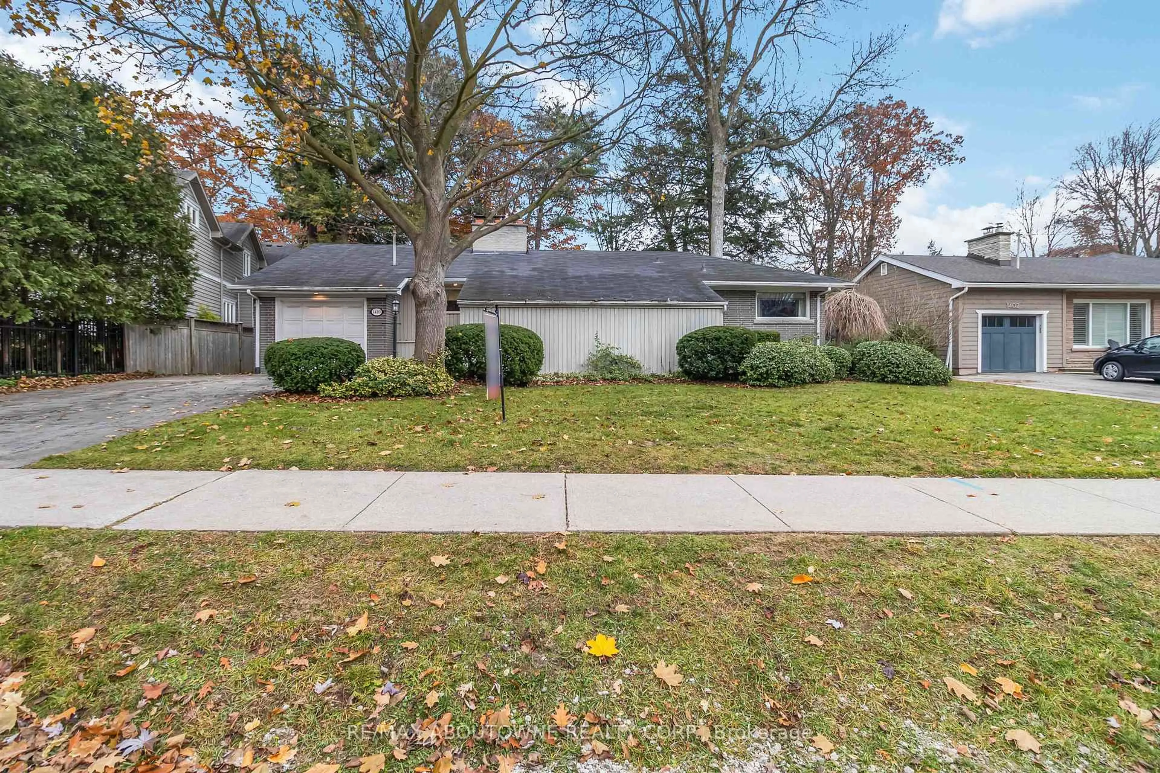 Patio, street for 1410 Devon Rd, Oakville Ontario L6J 2M1