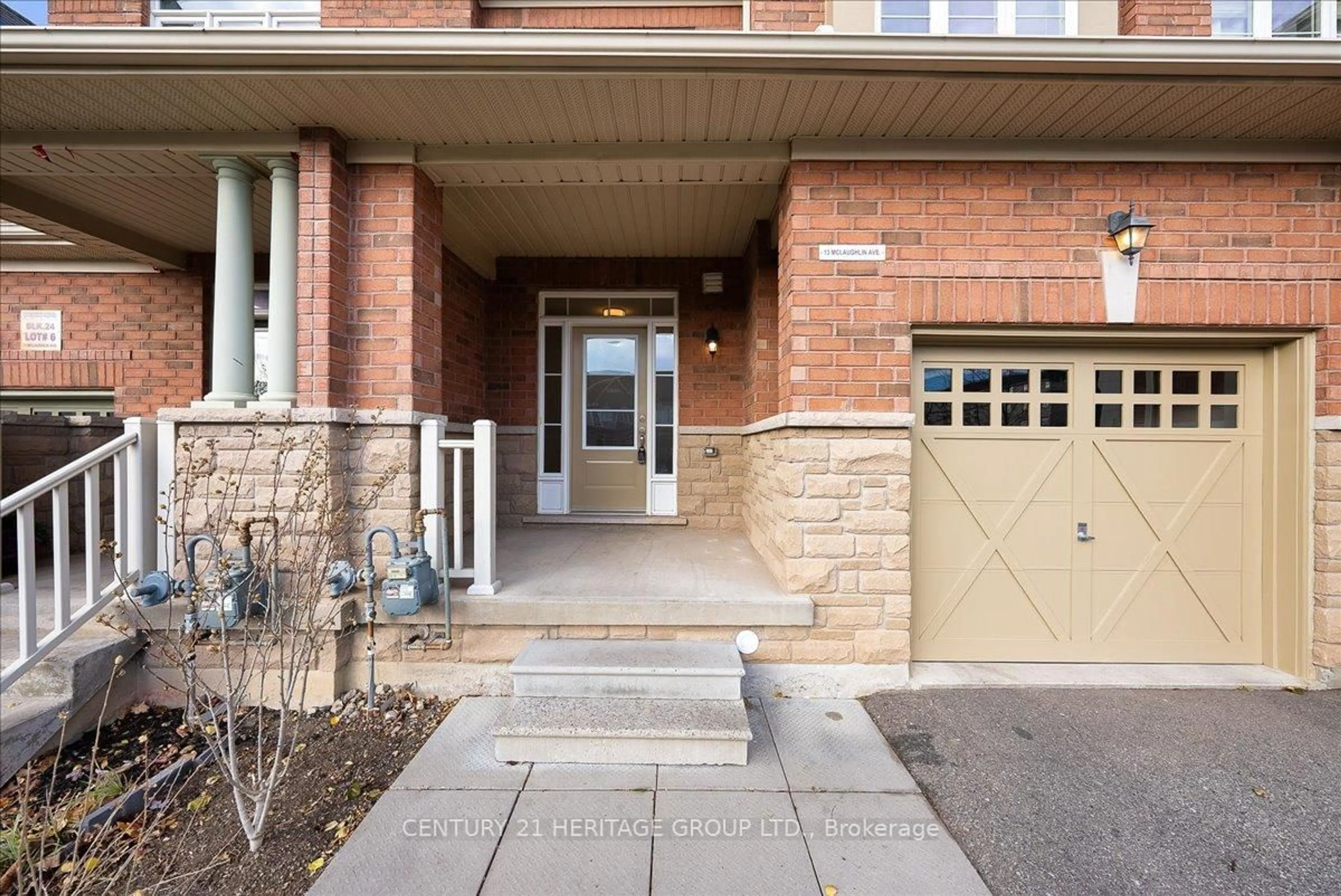 Indoor entryway for 13 McLaughlin Ave, Milton Ontario L9T 8K2