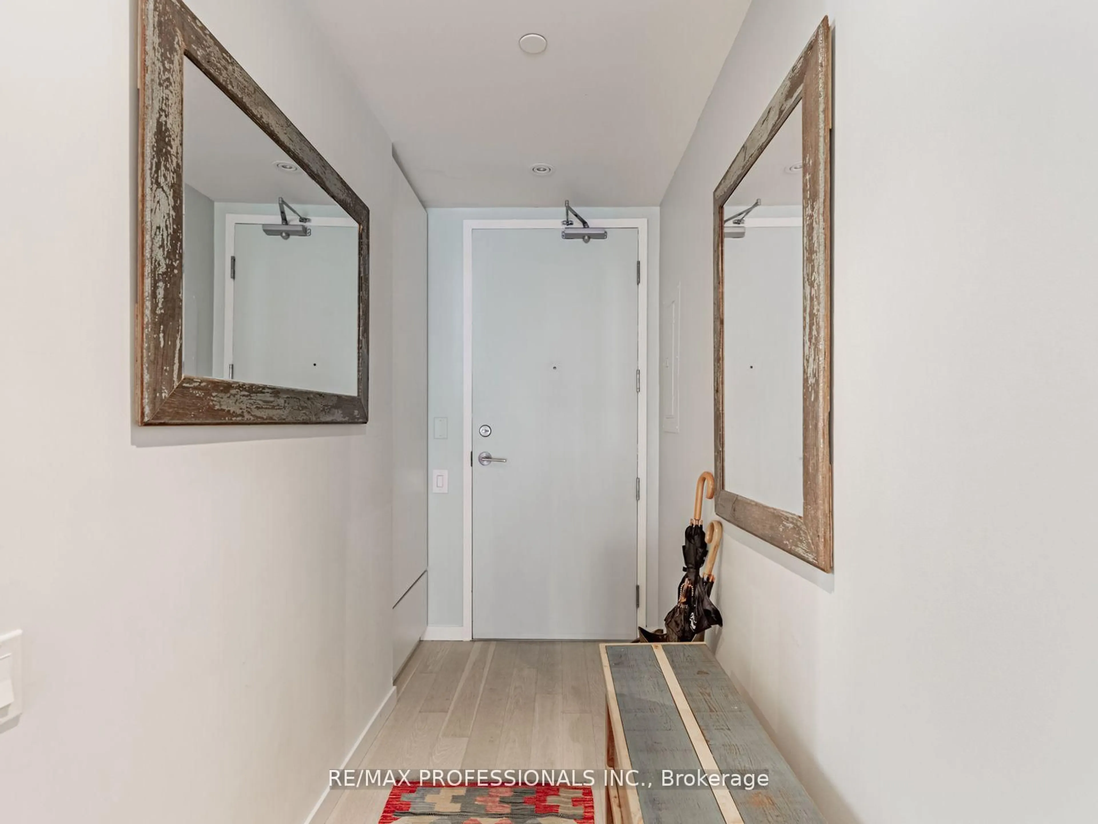 Indoor entryway for 383 Sorauren Ave #401, Toronto Ontario M6R 0A4