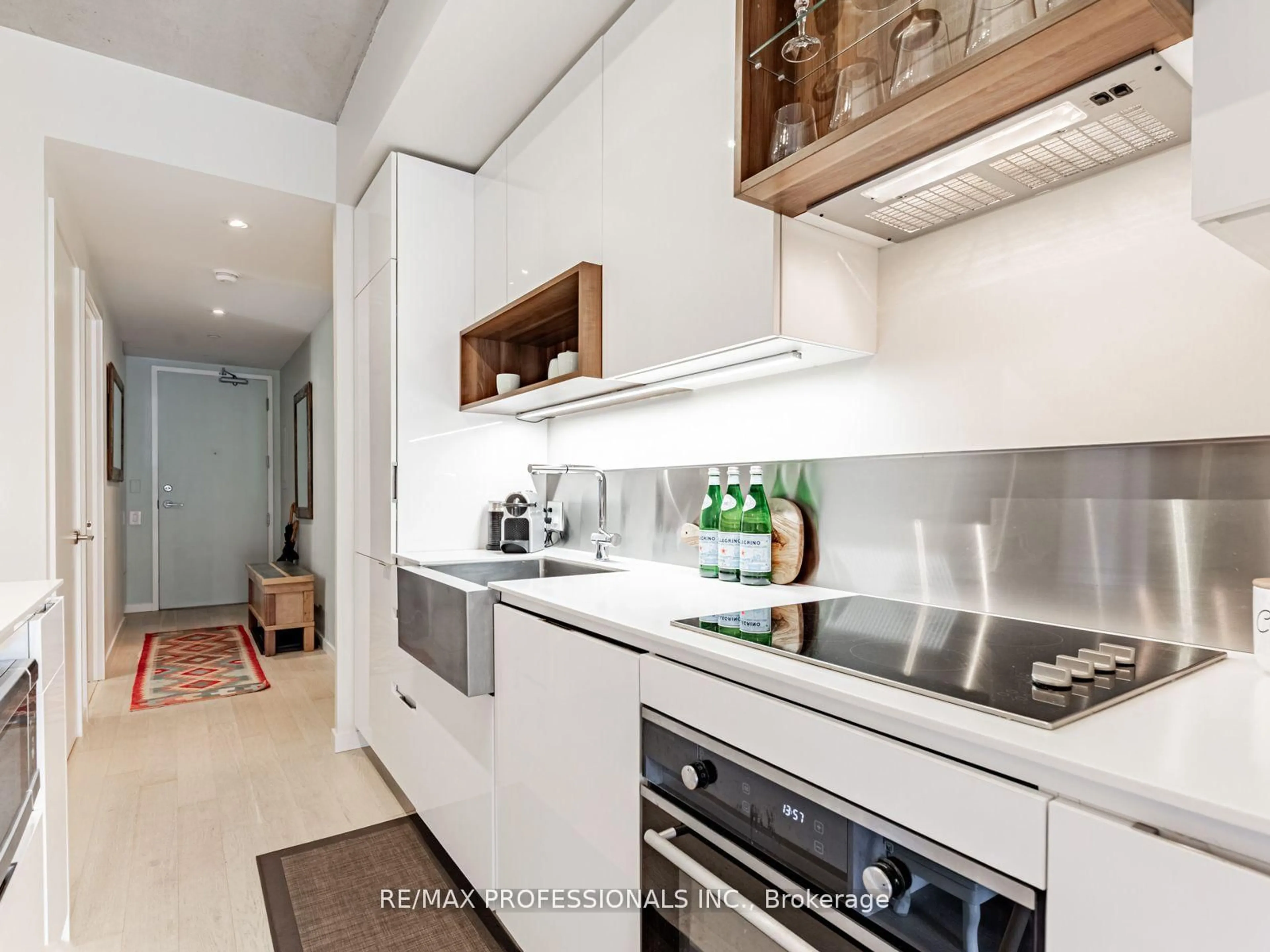 Contemporary kitchen, unknown for 383 Sorauren Ave #401, Toronto Ontario M6R 0A4