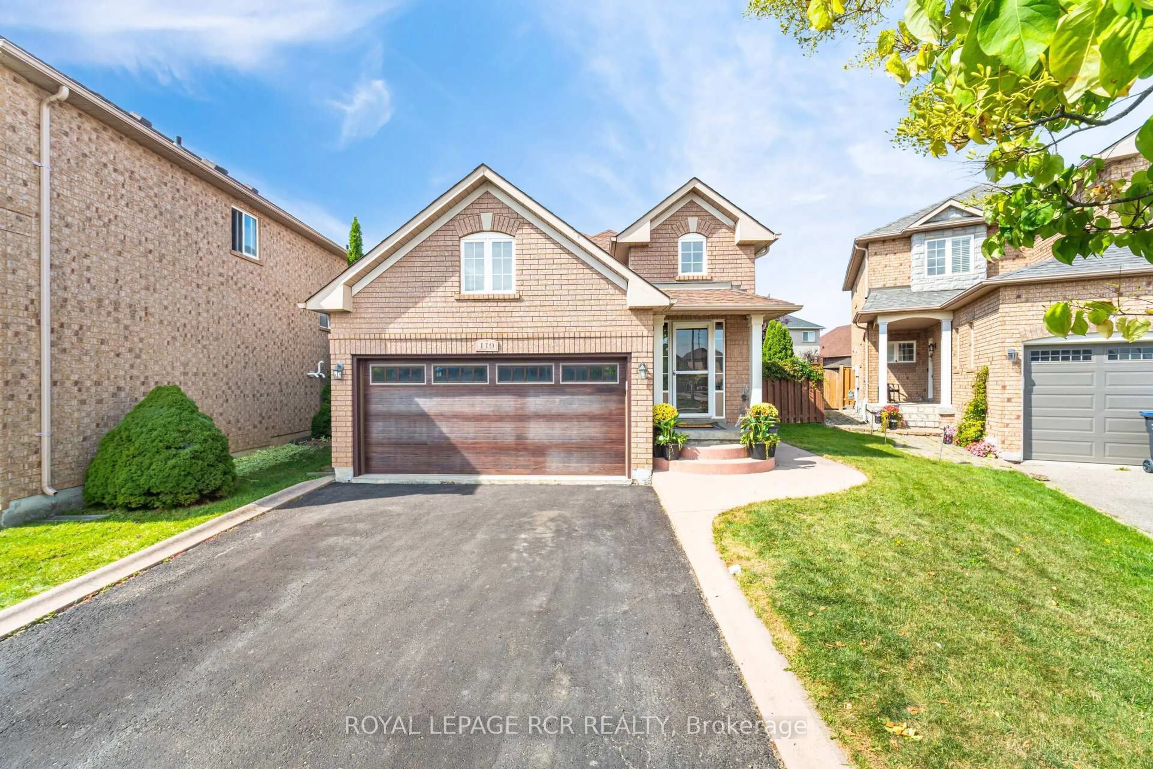 Home with brick exterior material, street for 119 Sundridge St, Brampton Ontario L7A 1J8