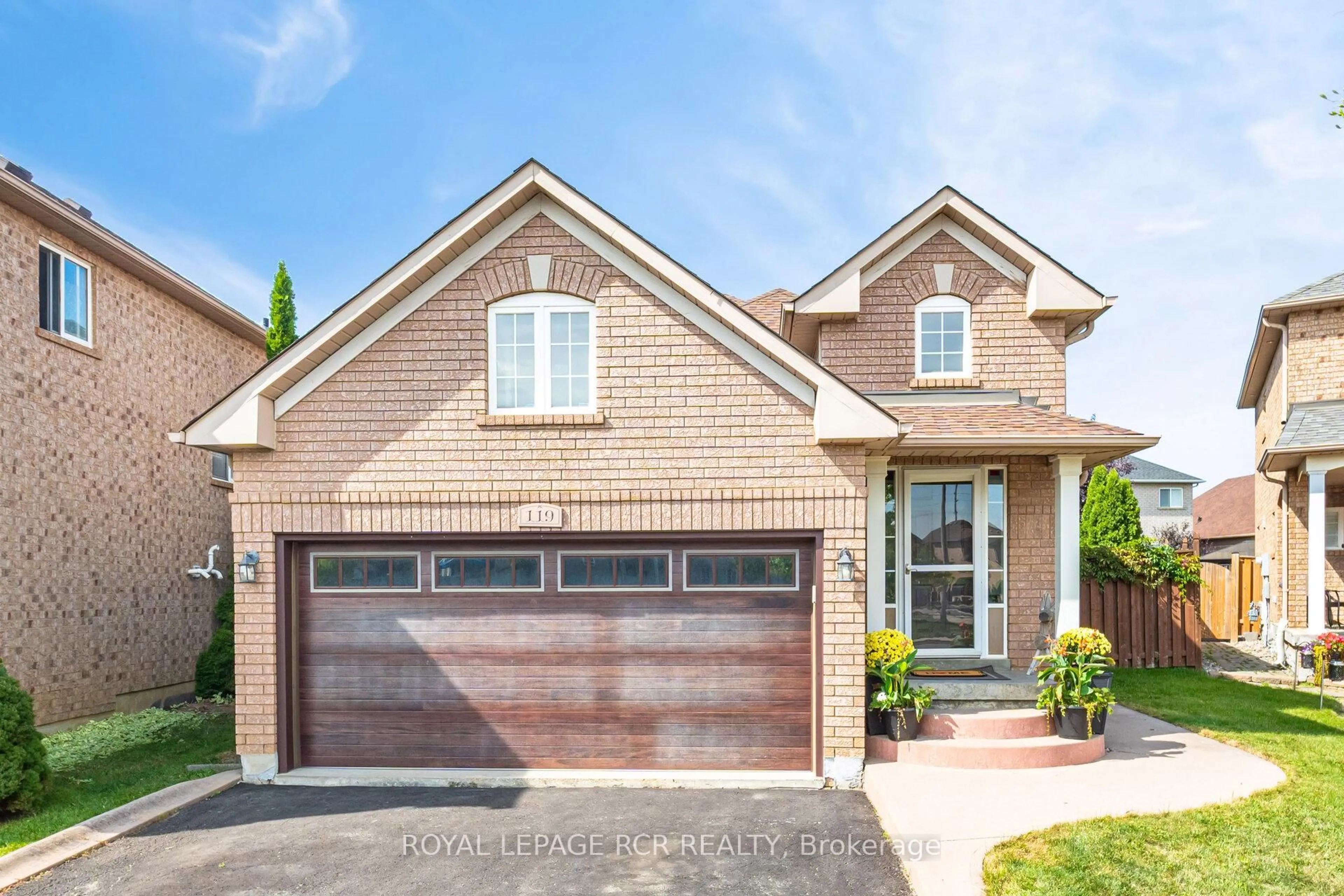 Home with brick exterior material, street for 119 Sundridge St, Brampton Ontario L7A 1J8