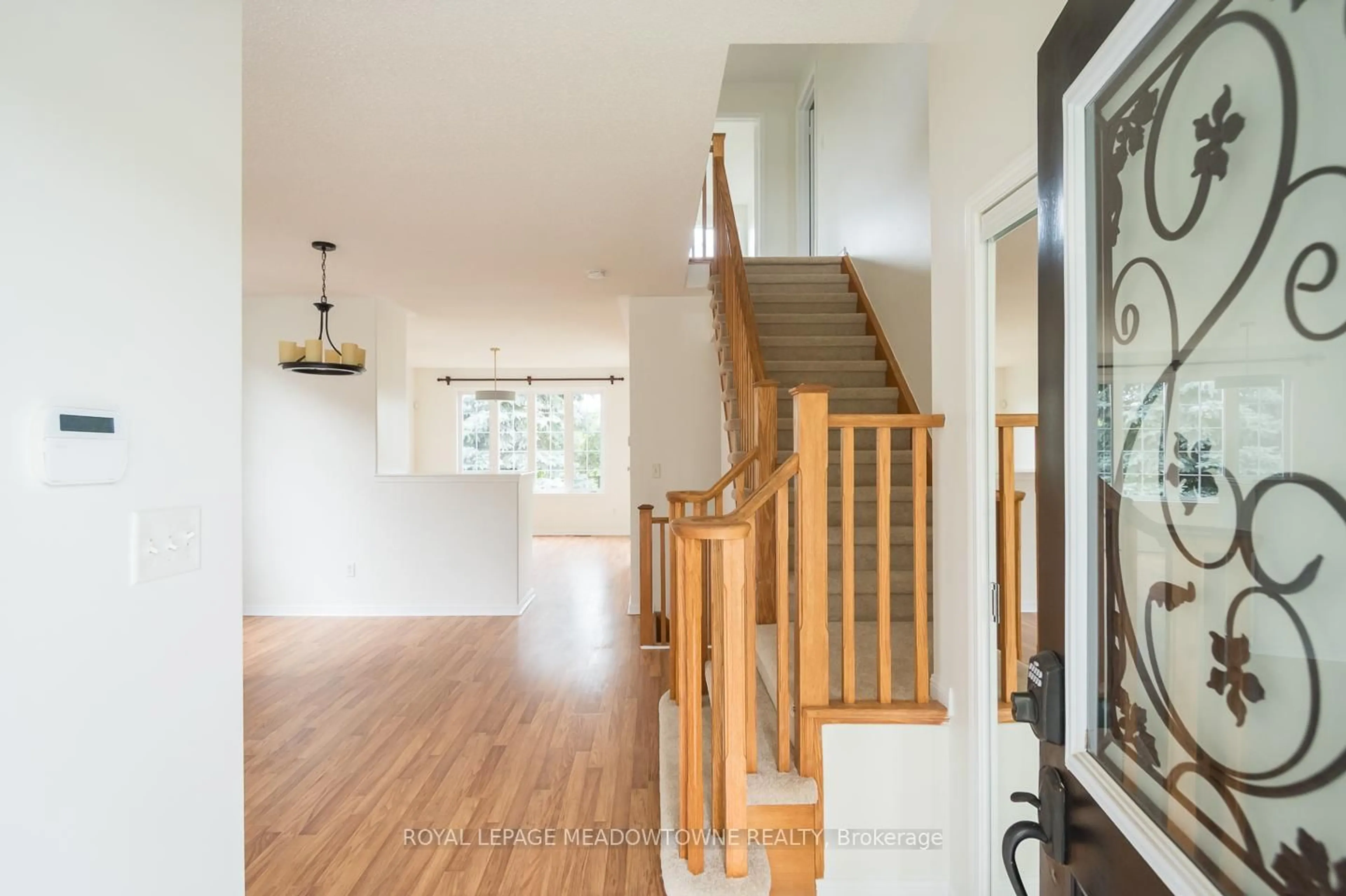 Indoor entryway for 833 Watson Terr, Milton Ontario L9T 5Z8