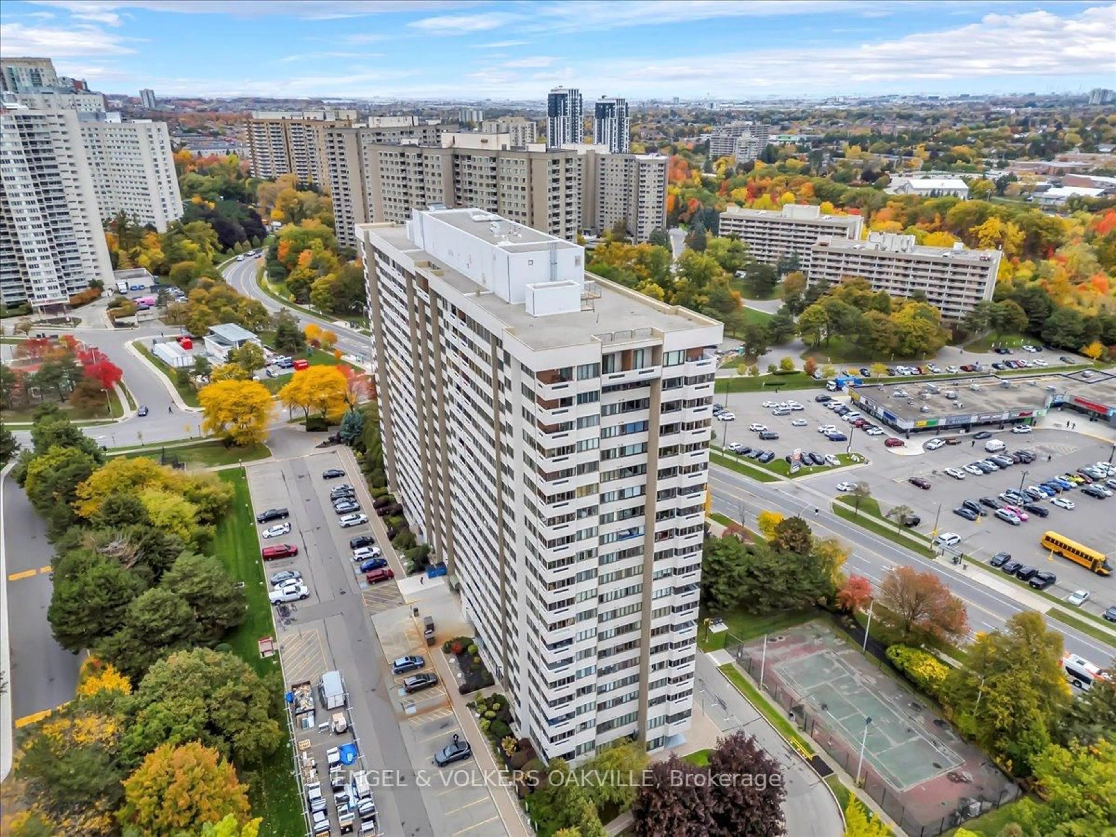A pic from outside/outdoor area/front of a property/back of a property/a pic from drone, city buildings view from balcony for 1580 Mississauga Valley Blvd #808, Mississauga Ontario L5A 3T8